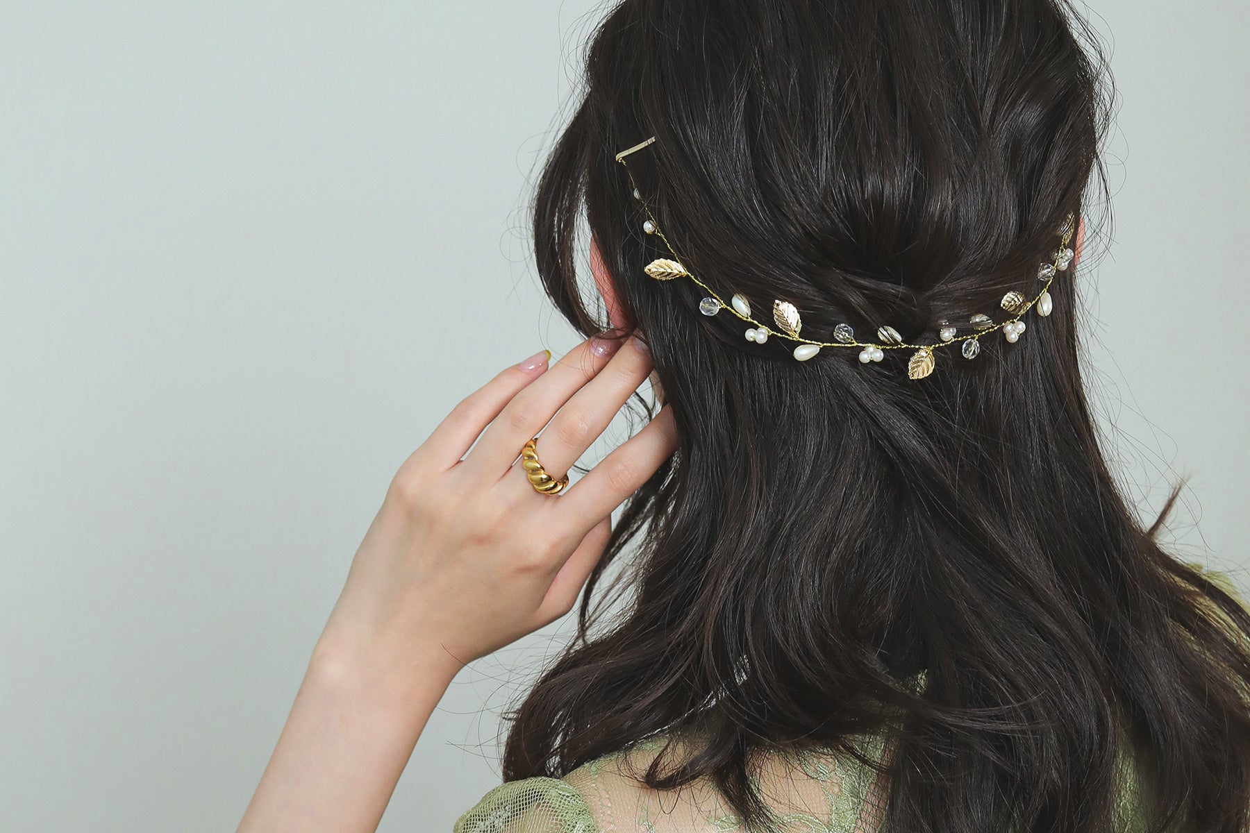 ロマンティックな雰囲気漂うヘッドドレス特集