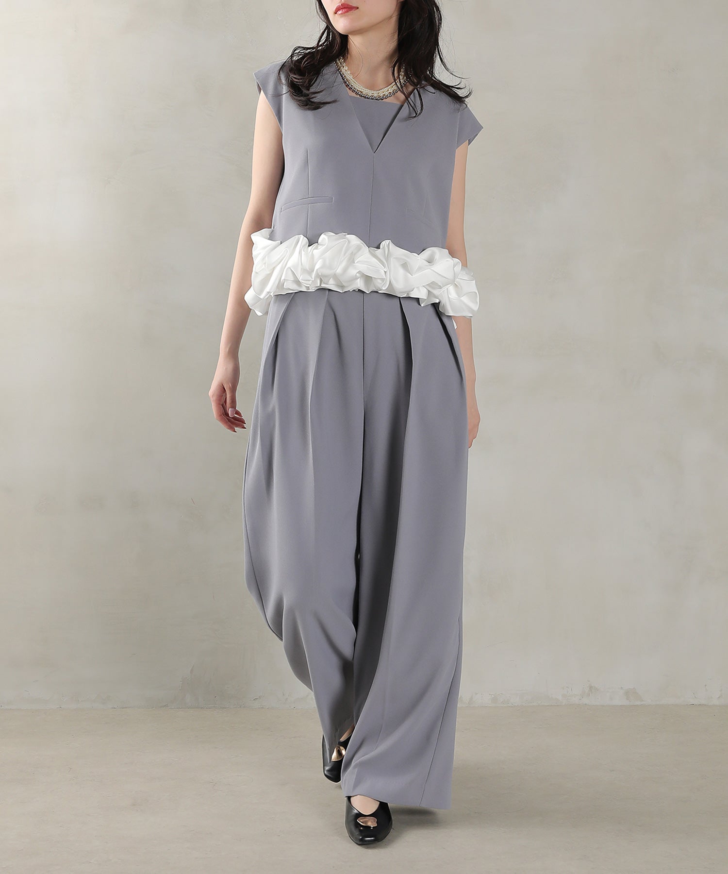 Vネックデザイン フリル ノースリーブ セットアップ パンツドレス