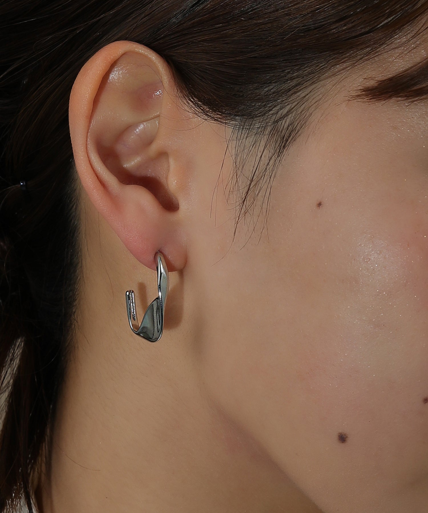 ニュアンス スクエア メタル ピアス