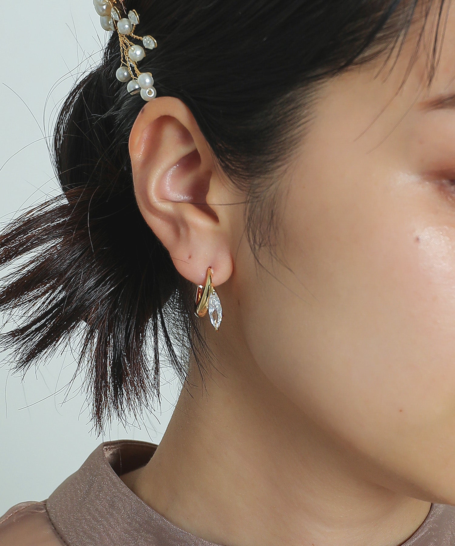 一粒 ビジュー ハーフフープピアス 結婚式 お呼ばれ パーティー オケージョン