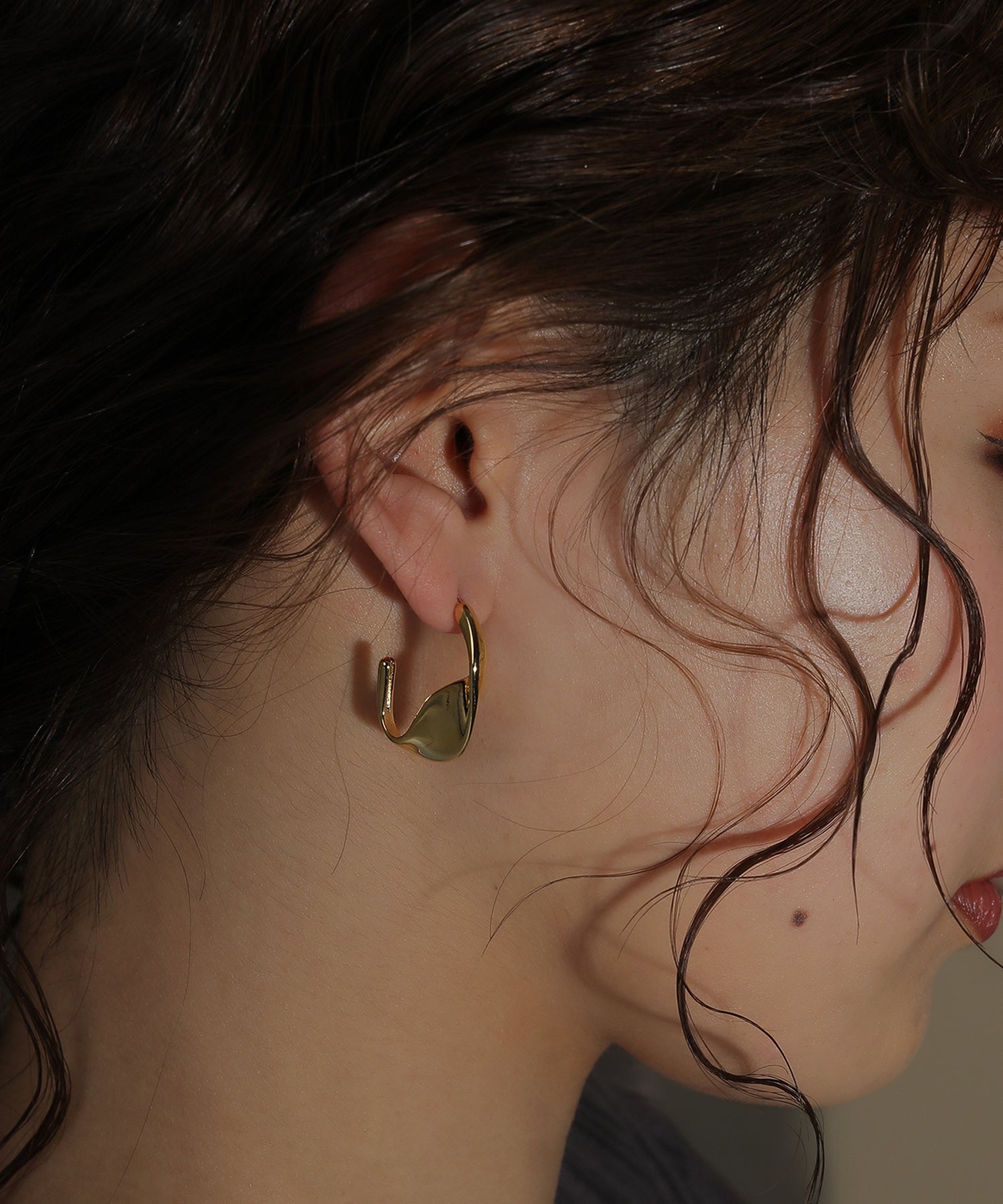 ニュアンス スクエア メタル ピアス