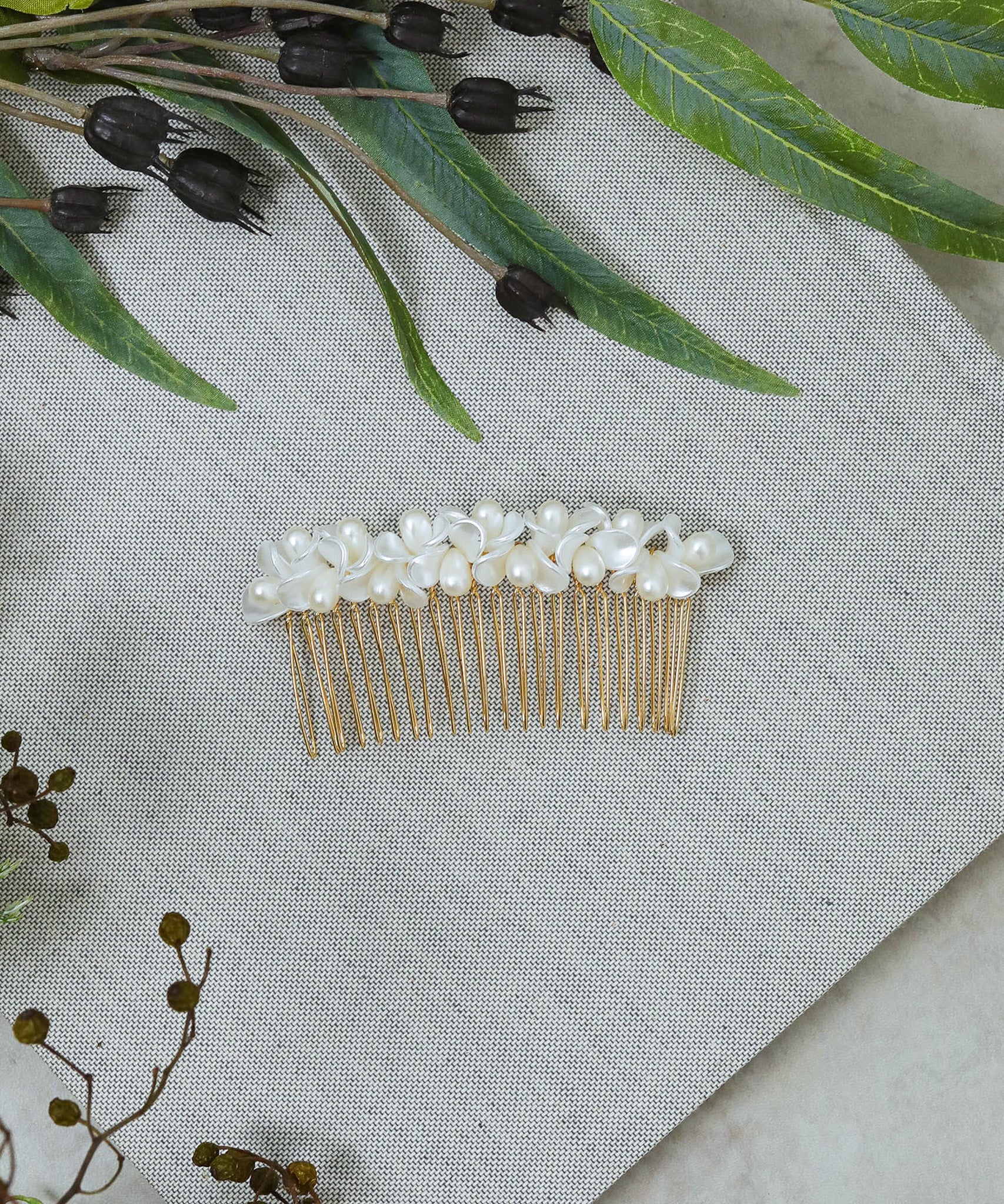 花びら パール  ホワイト ヘアコーム