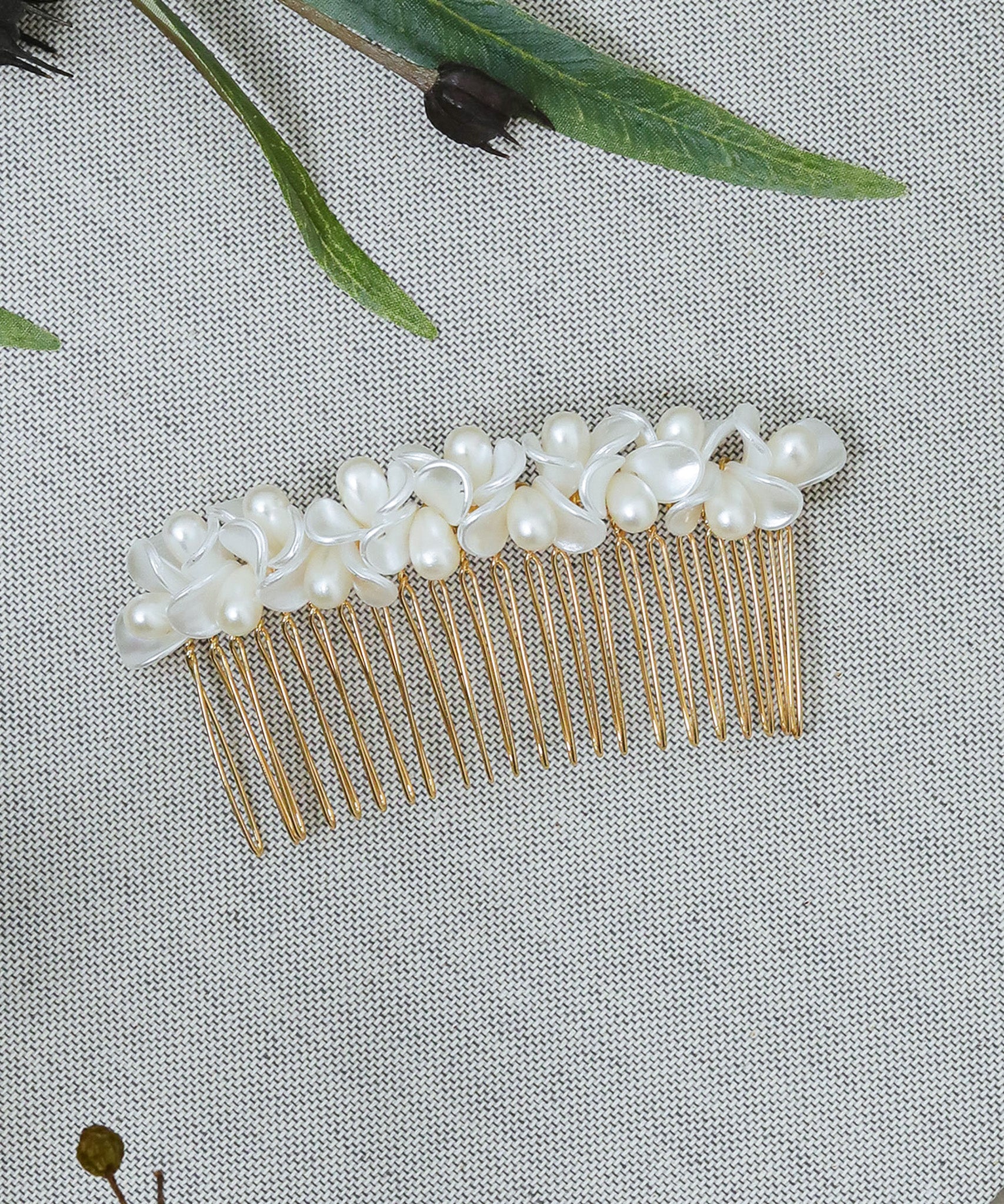 花びら パール ホワイト ヘアコーム