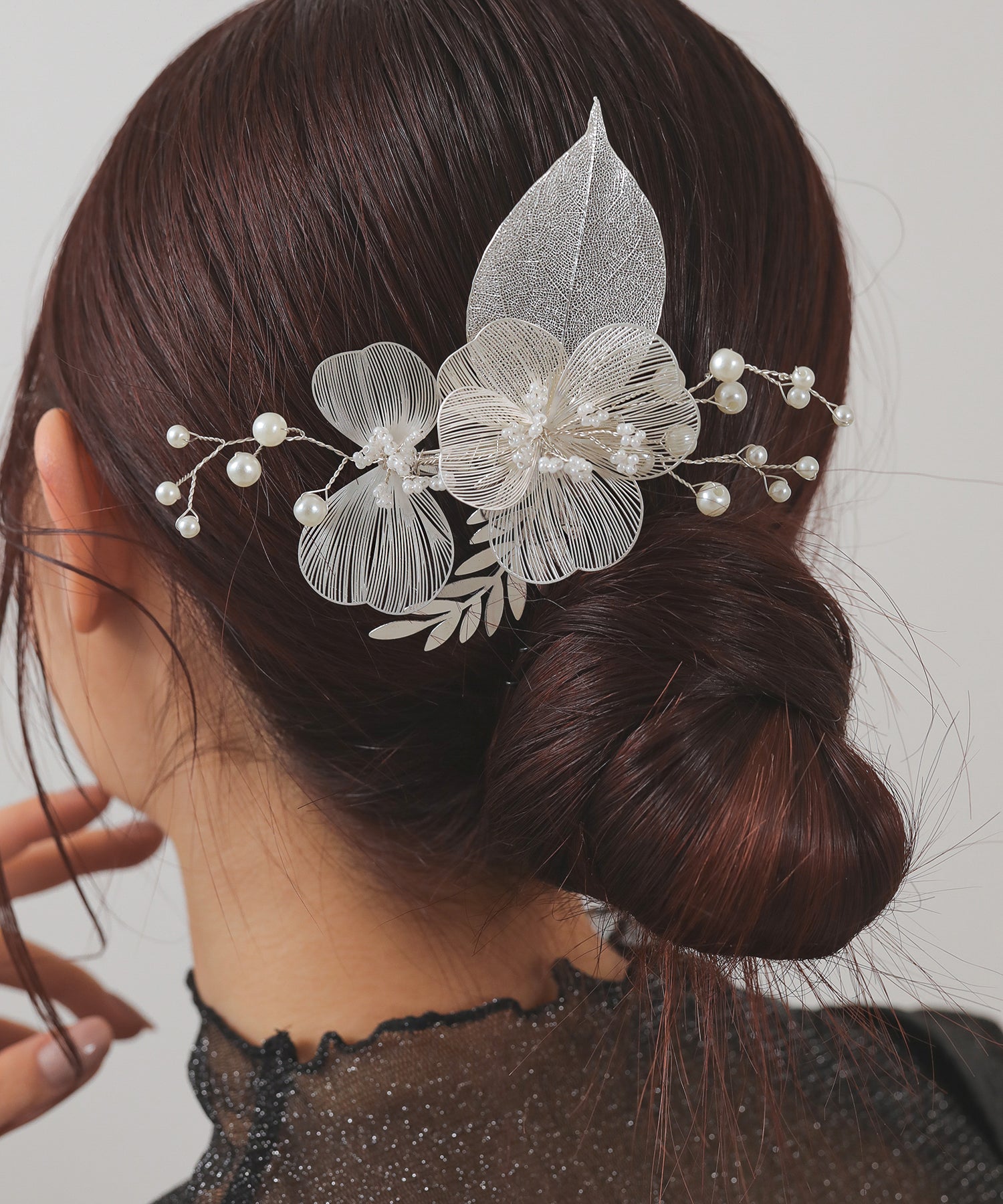 上品 リーフ フラワー 蕾 ヘアクリップ