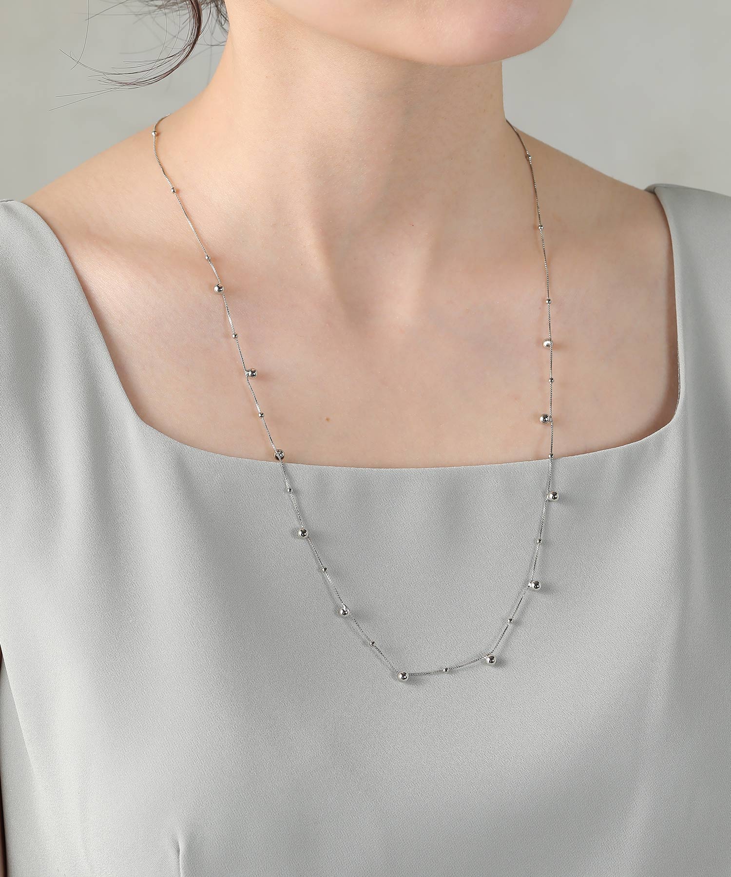 シンプル メタルボール ロングネックレス