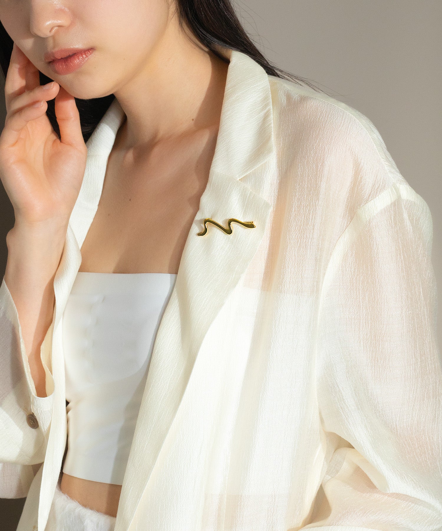 ニュアンス ウェーブ ライン メタル ブローチ