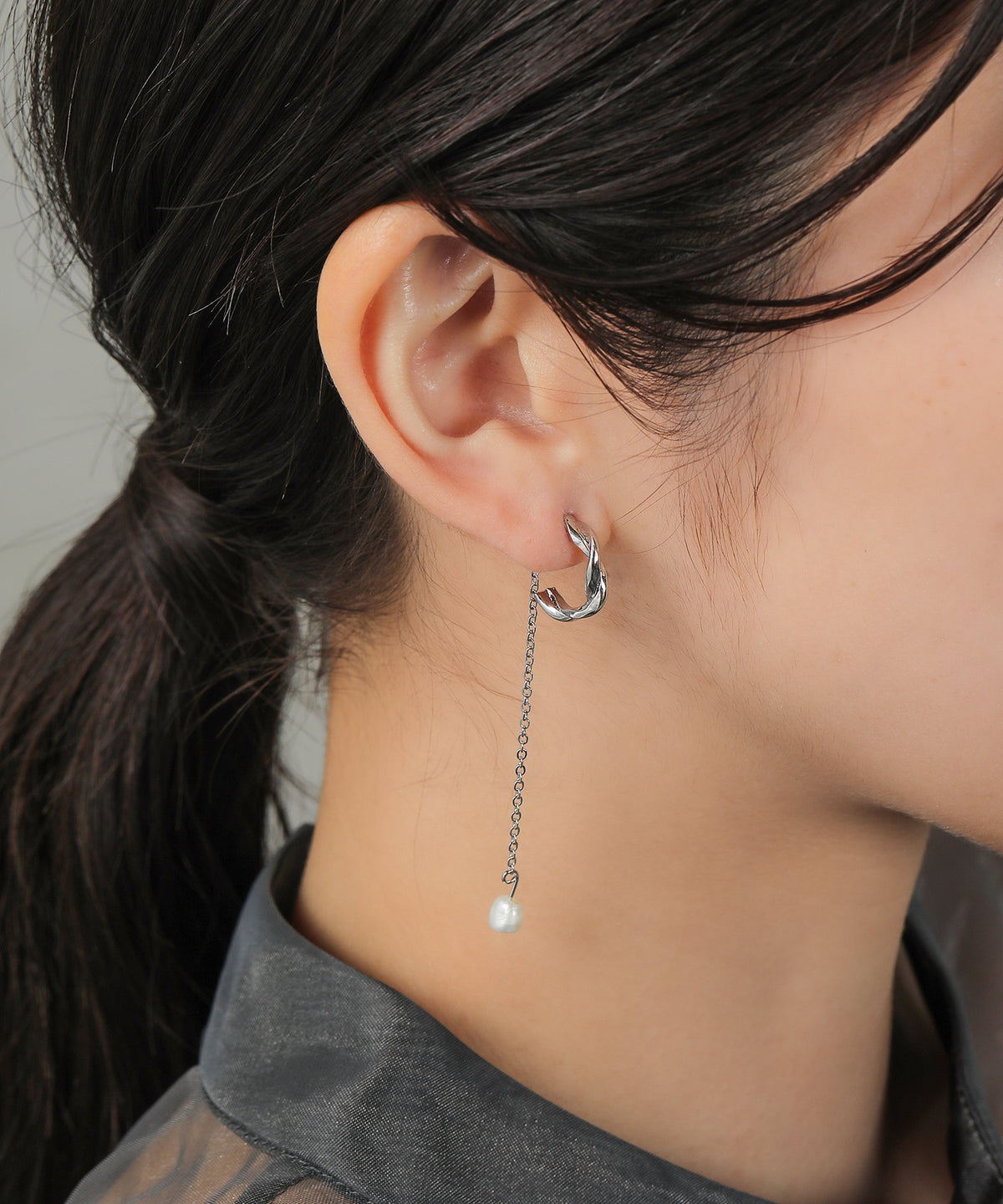 ツイストフープ ロングチェーン パール ピアス