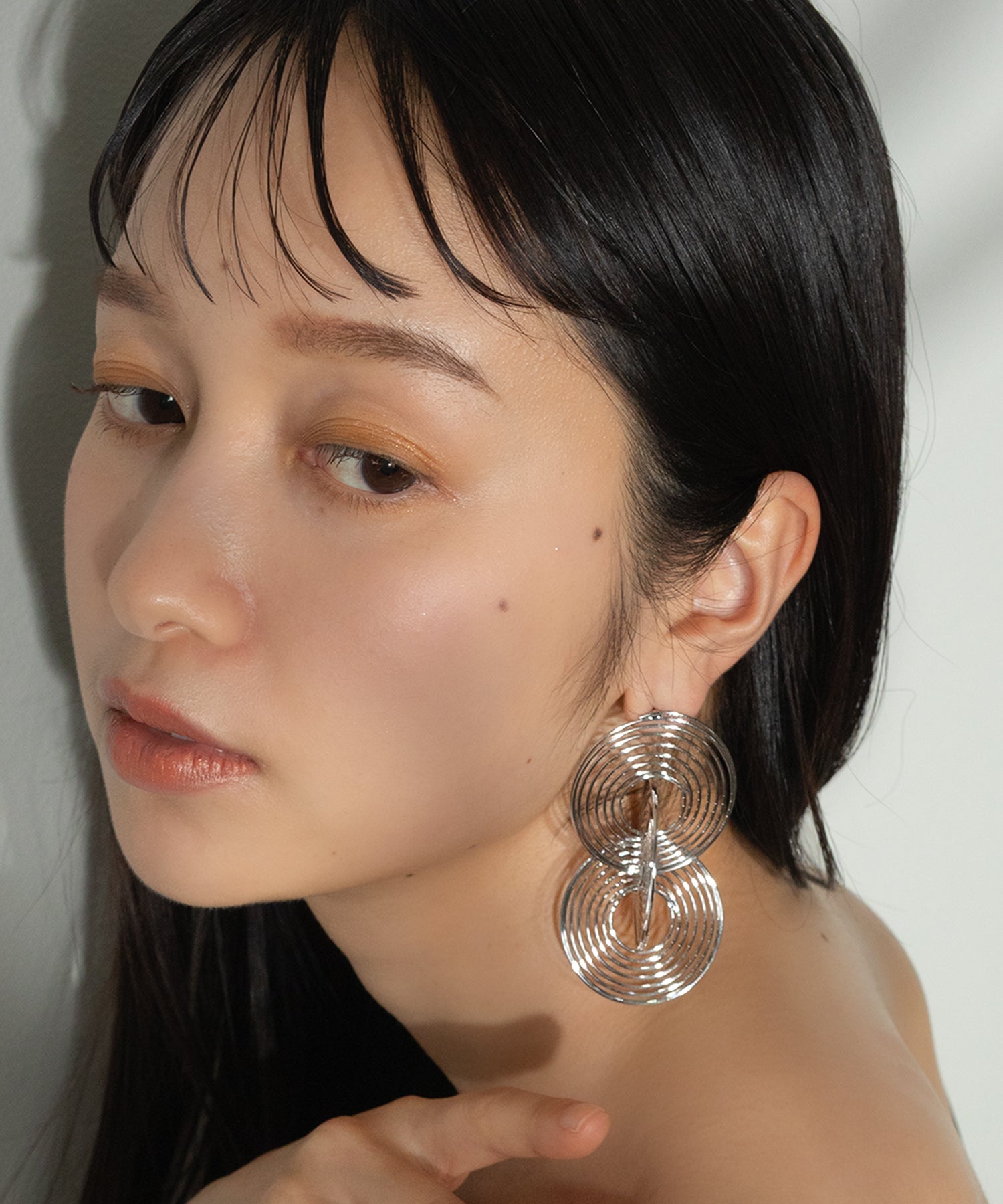 スパイラルモチーフ ゴージャス ビッグ ピアス