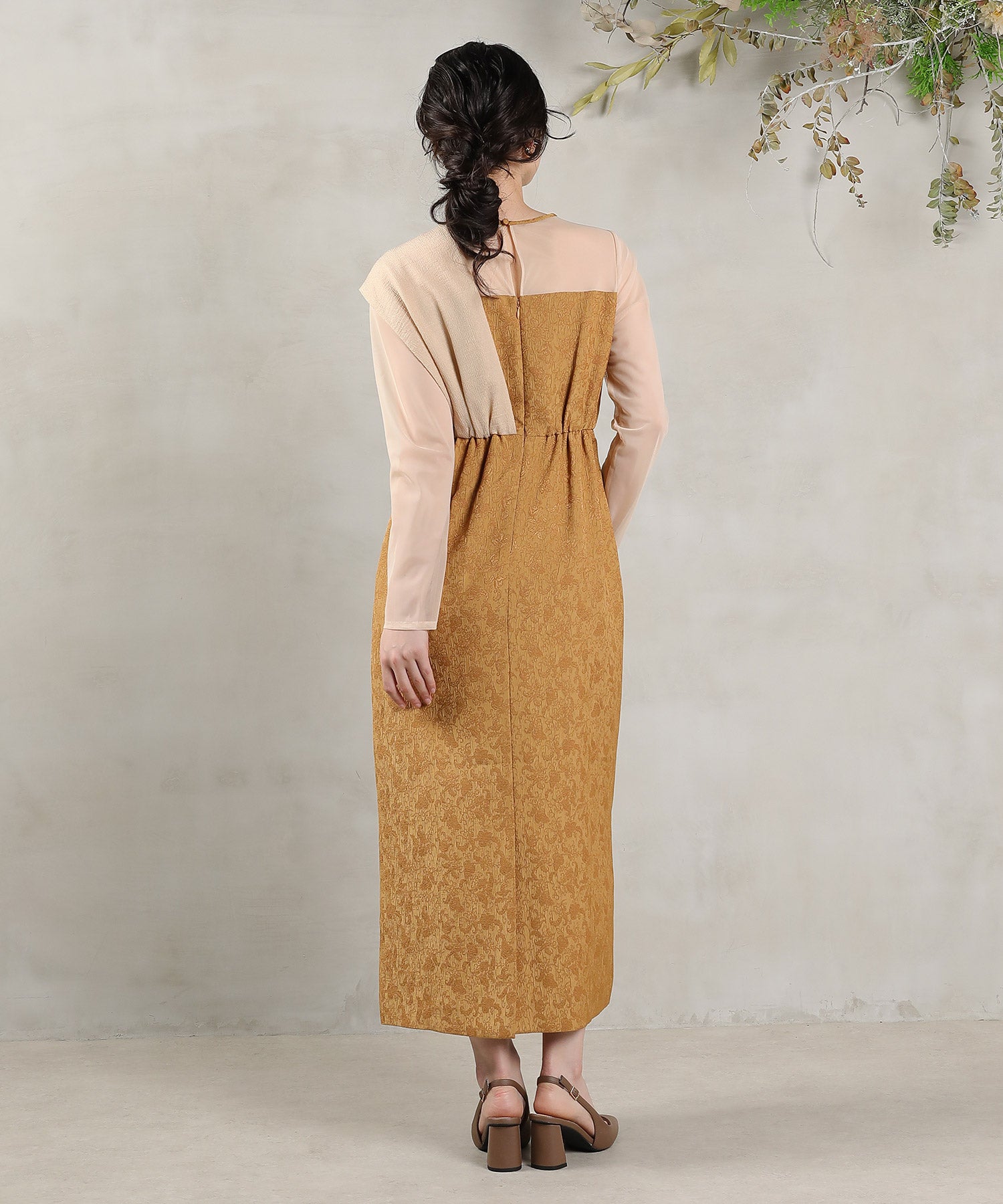 フラワージャガード ノットデザイン Iライン ドレス