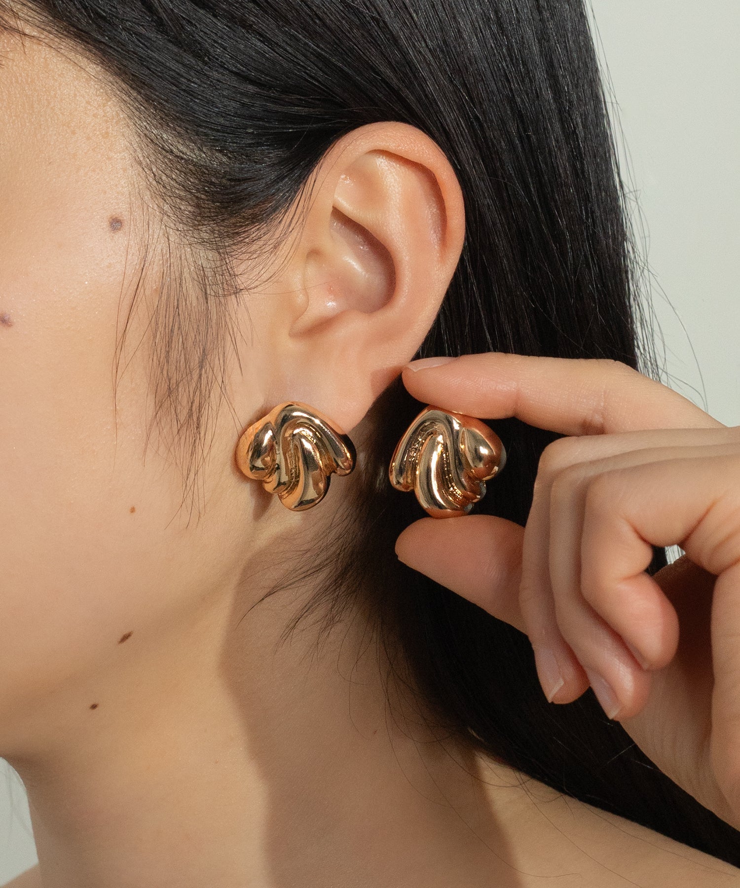 ニュアンス モチーフ スクエア ピアス