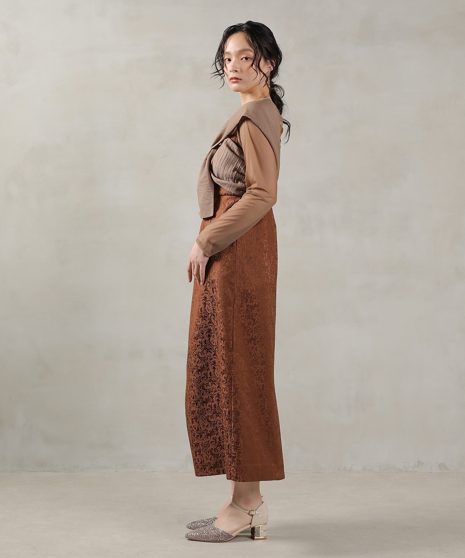 フラワージャガード ノットデザイン Iライン ドレス