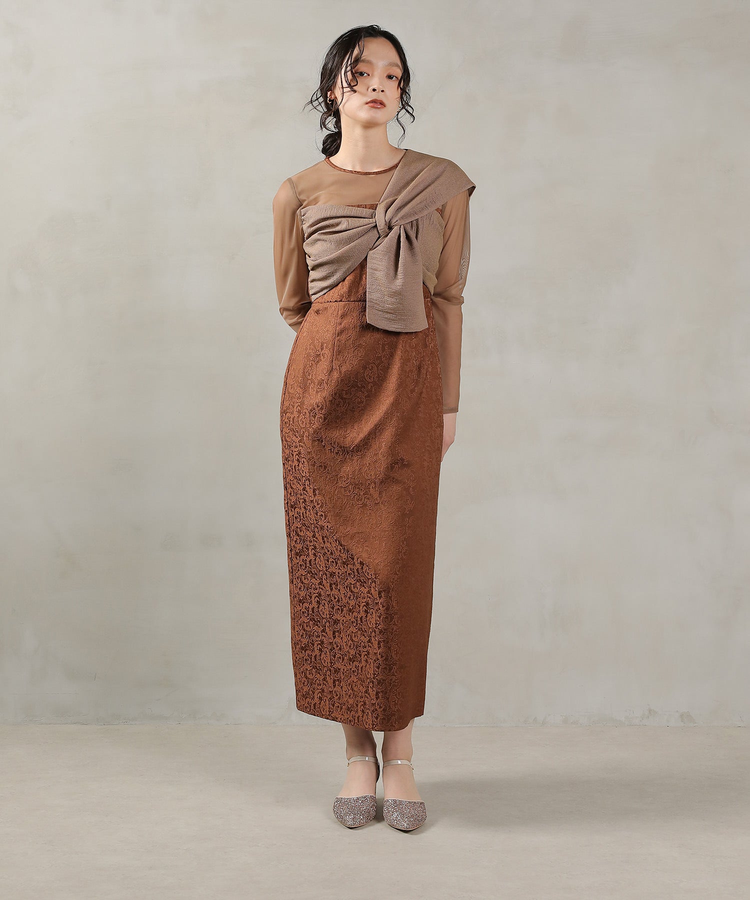 フラワージャガード ノットデザイン Iライン ドレス