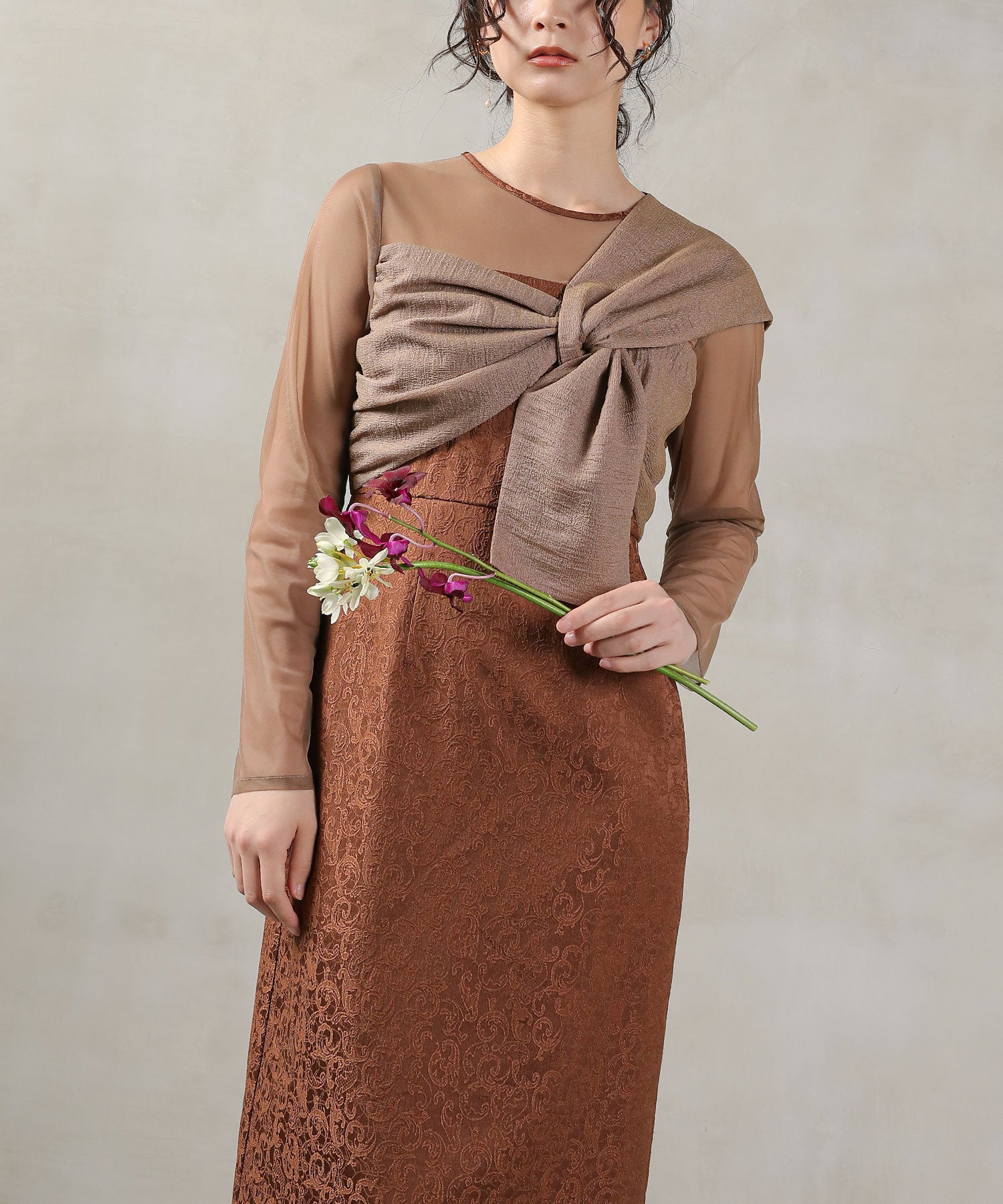 フラワージャガード ノットデザイン Iライン ドレス