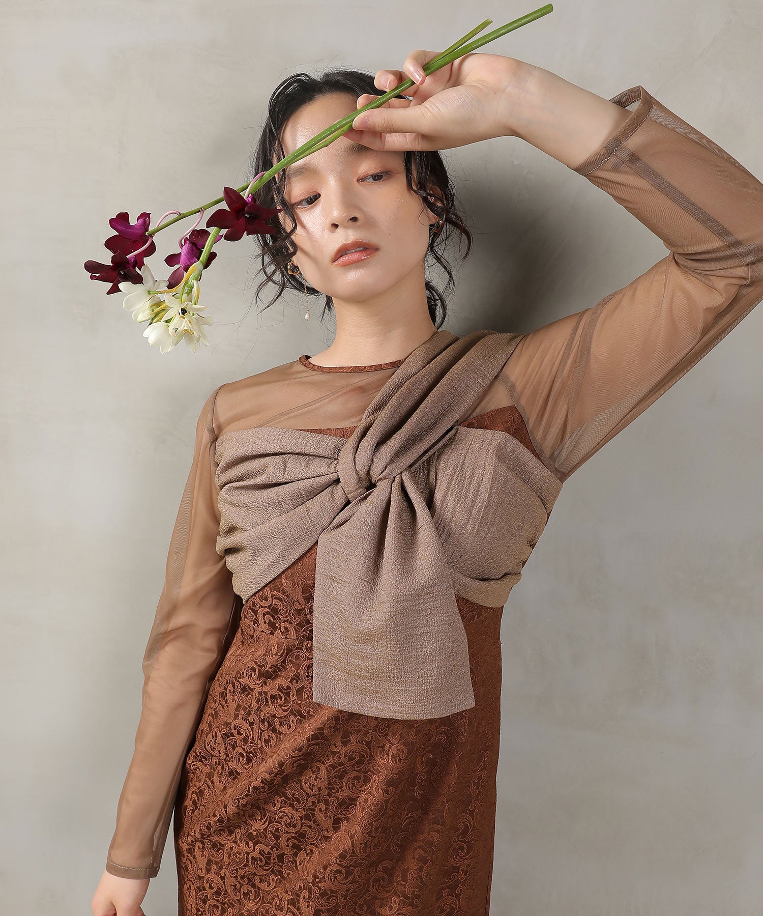 フラワージャガード ノットデザイン Iライン ドレス