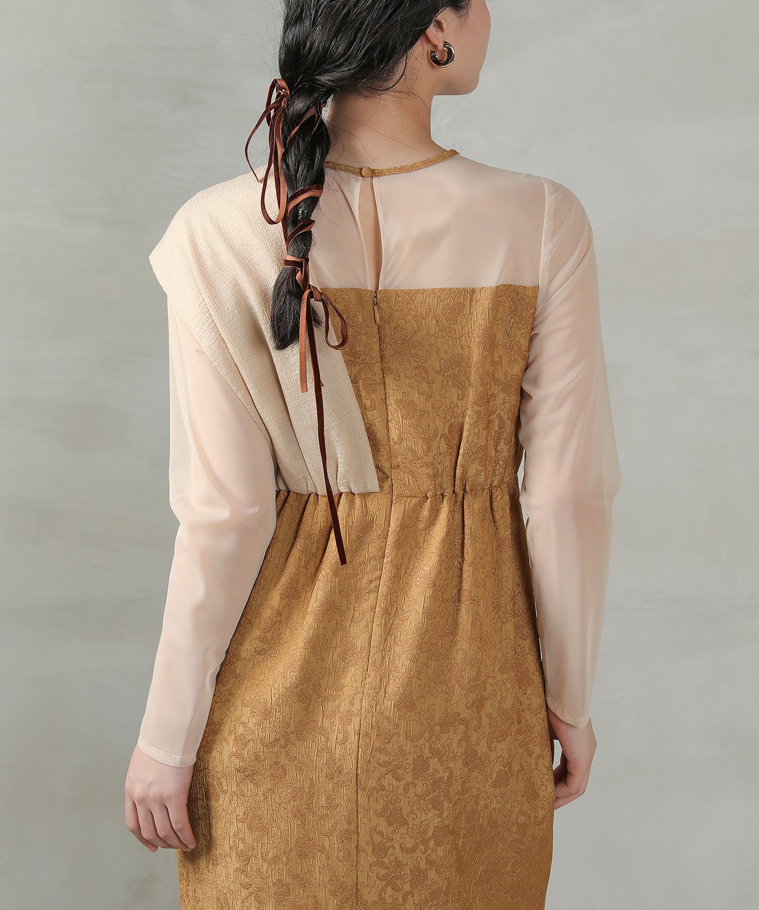 フラワージャガード ノットデザイン Iライン ドレス