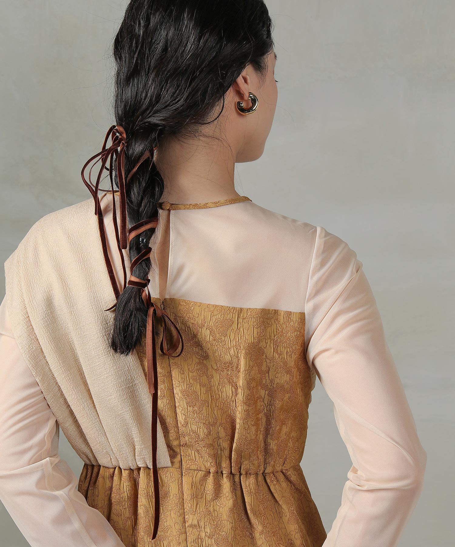 フラワージャガード ノットデザイン Iライン ドレス