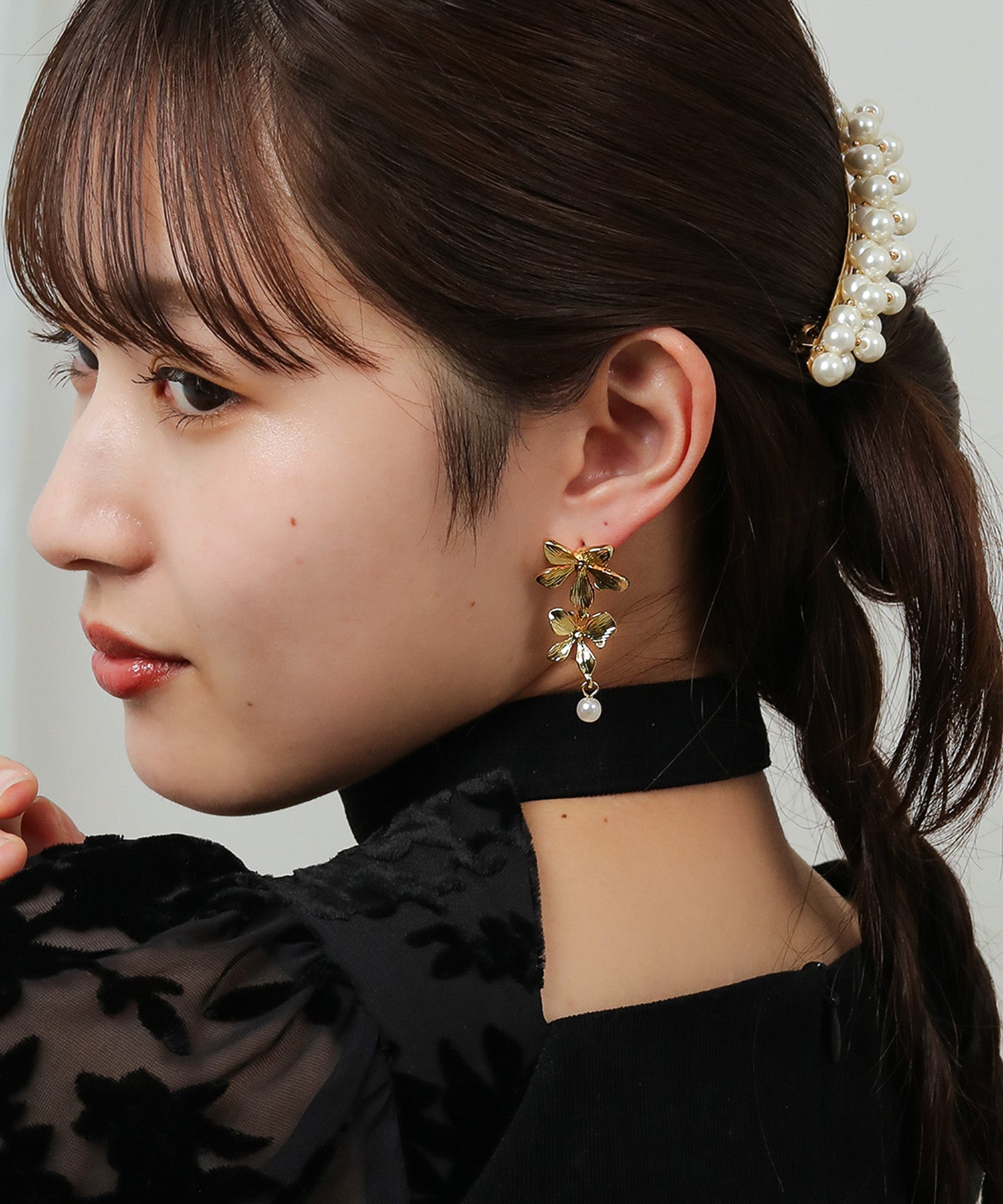 2連 フラワー モチーフ ピアス メタル