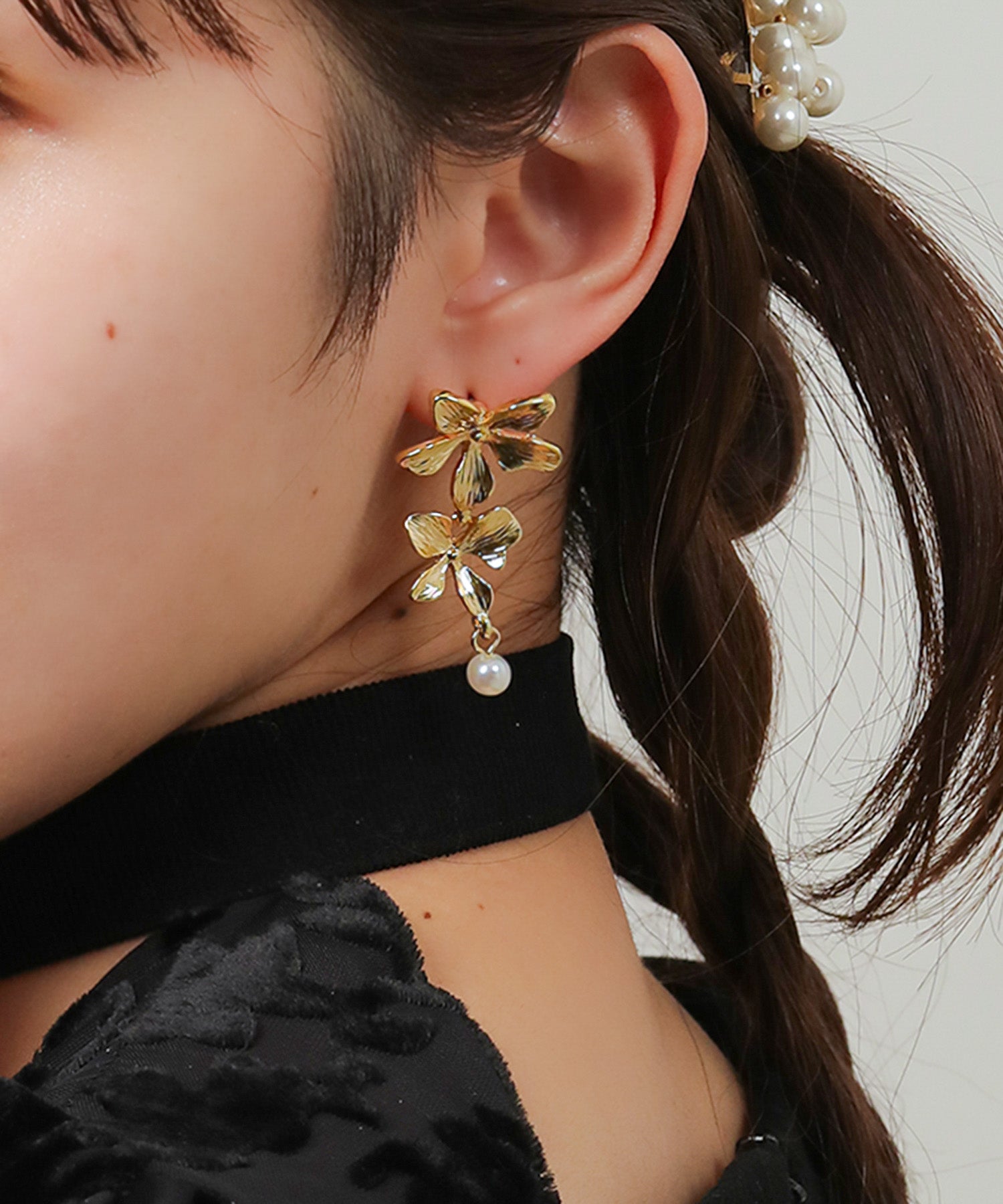 2連 フラワー モチーフ ピアス メタル