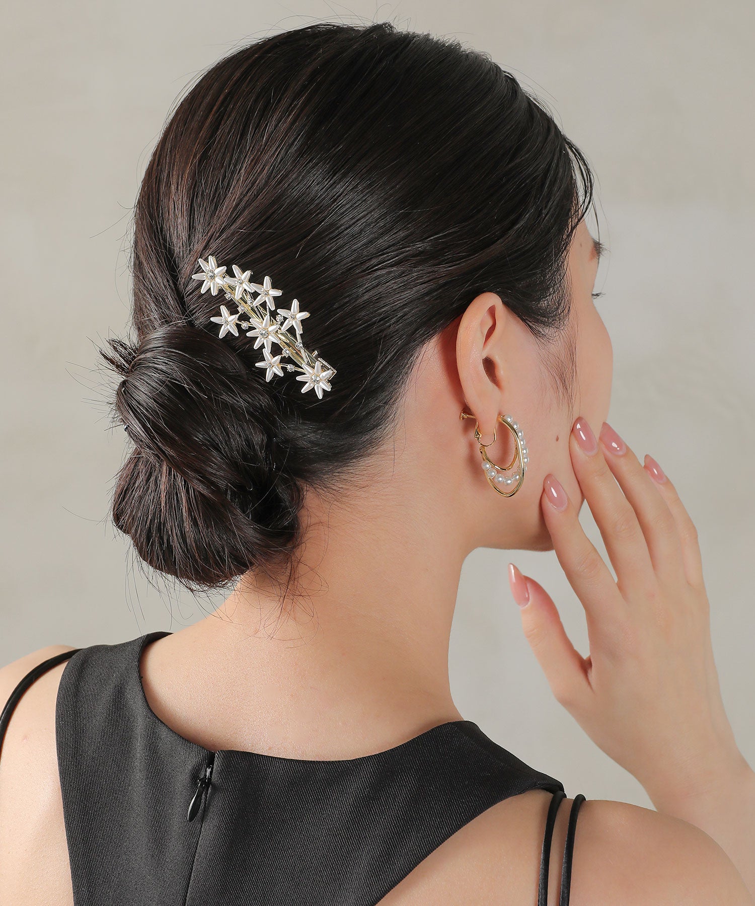 フラワーモチーフ ビジュー ヘアクリップ