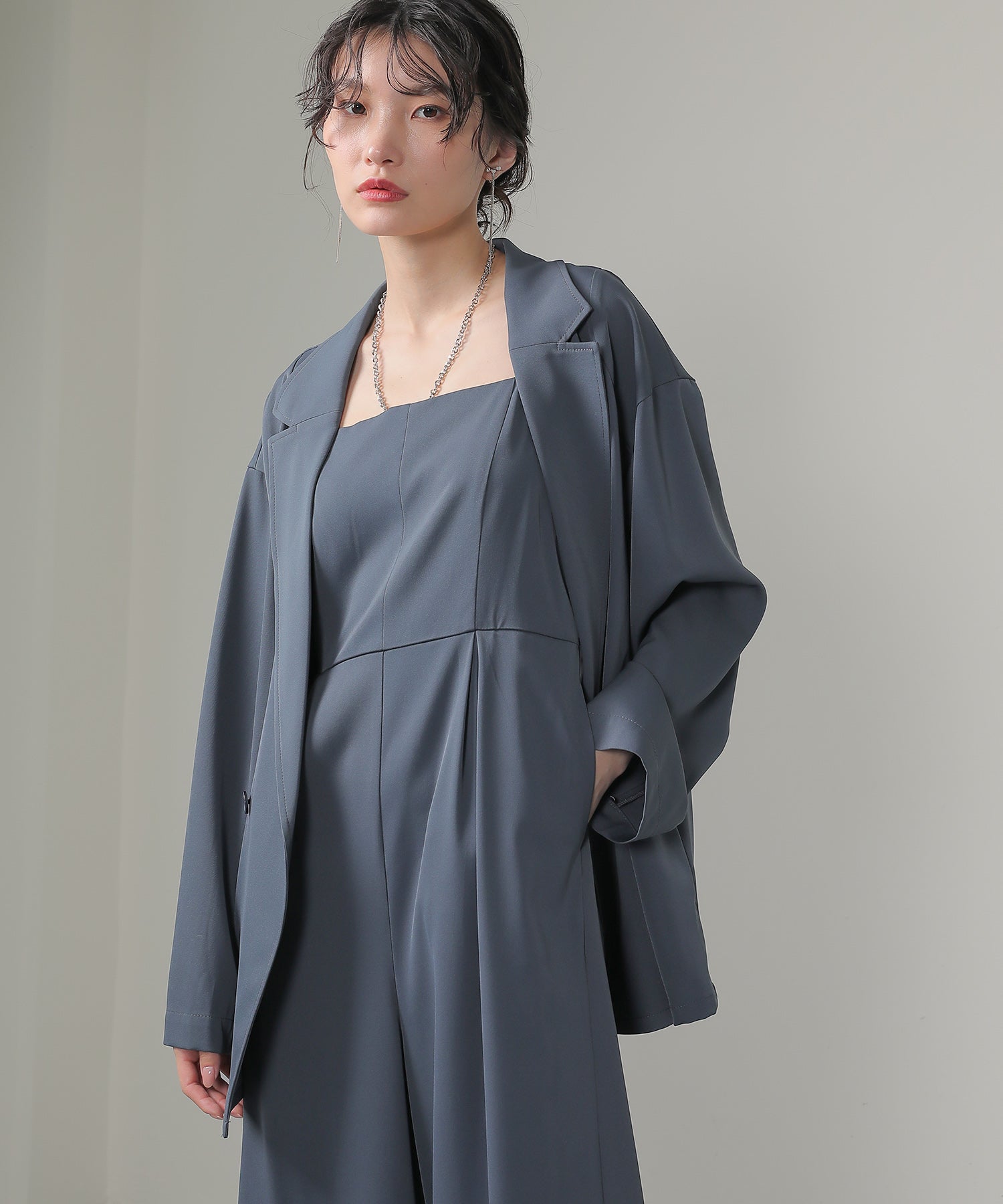 2ピース、メタルチェーン着用時