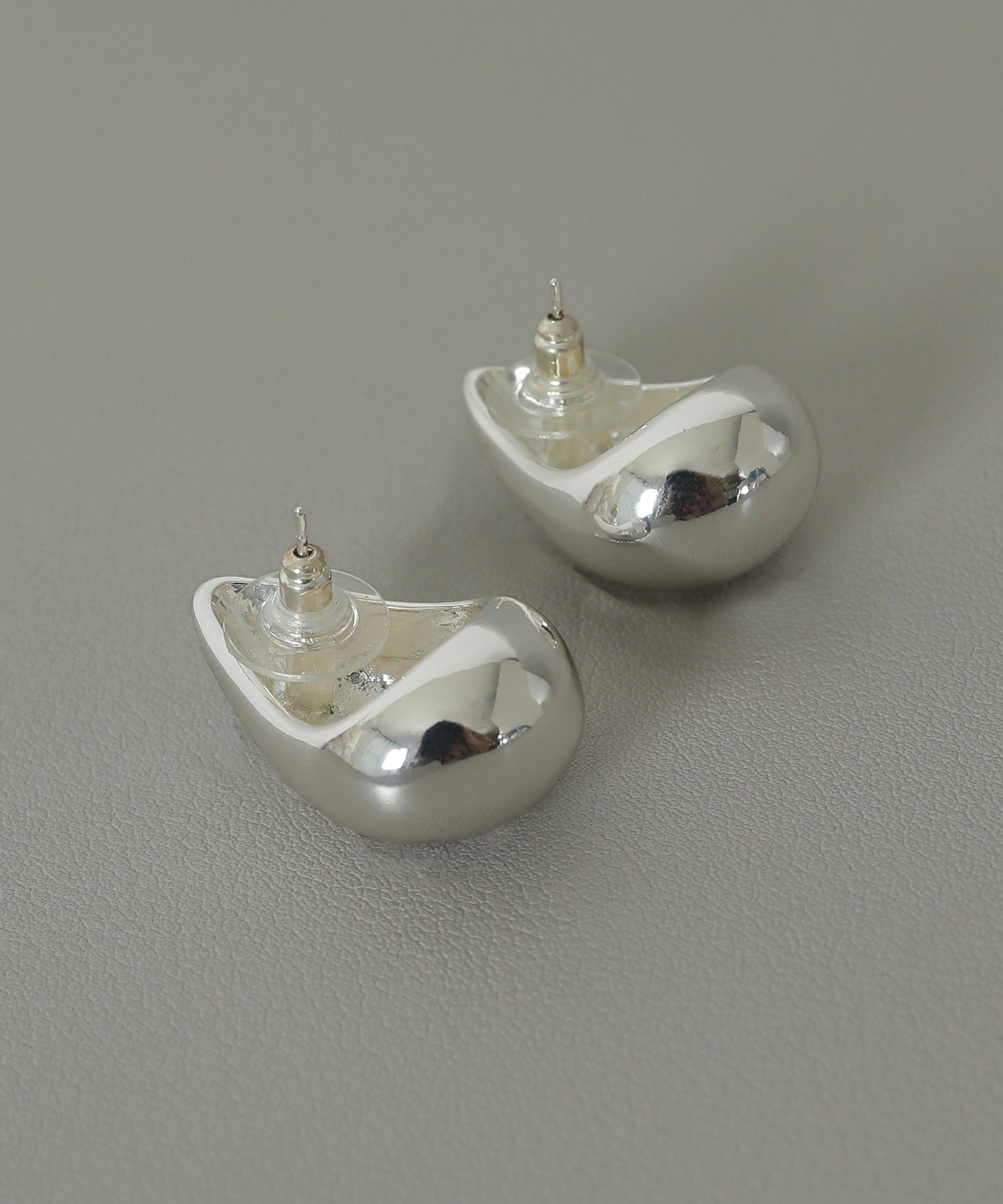 チャンキー ドロップモチーフ メタル ピアス