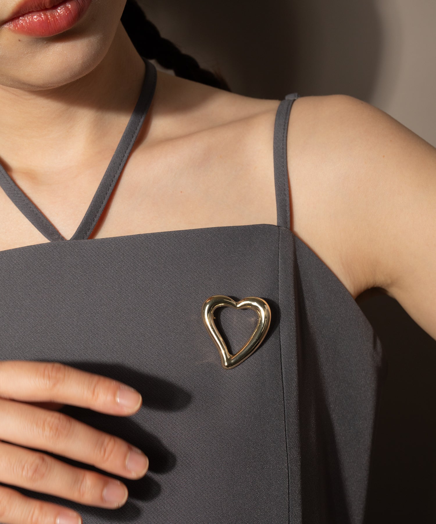 メタル オープンハート ブローチ