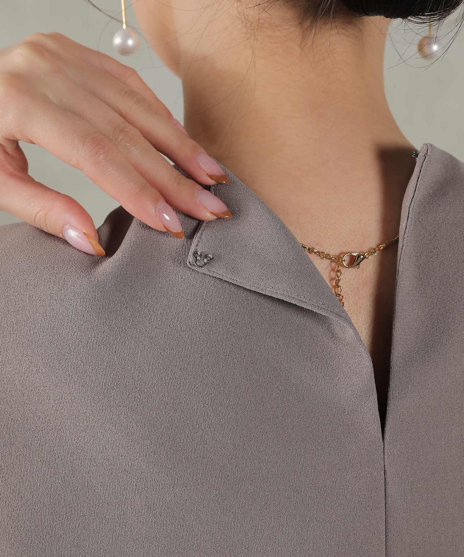 Vネックデザイン フリル ノースリーブ セットアップ パンツドレス