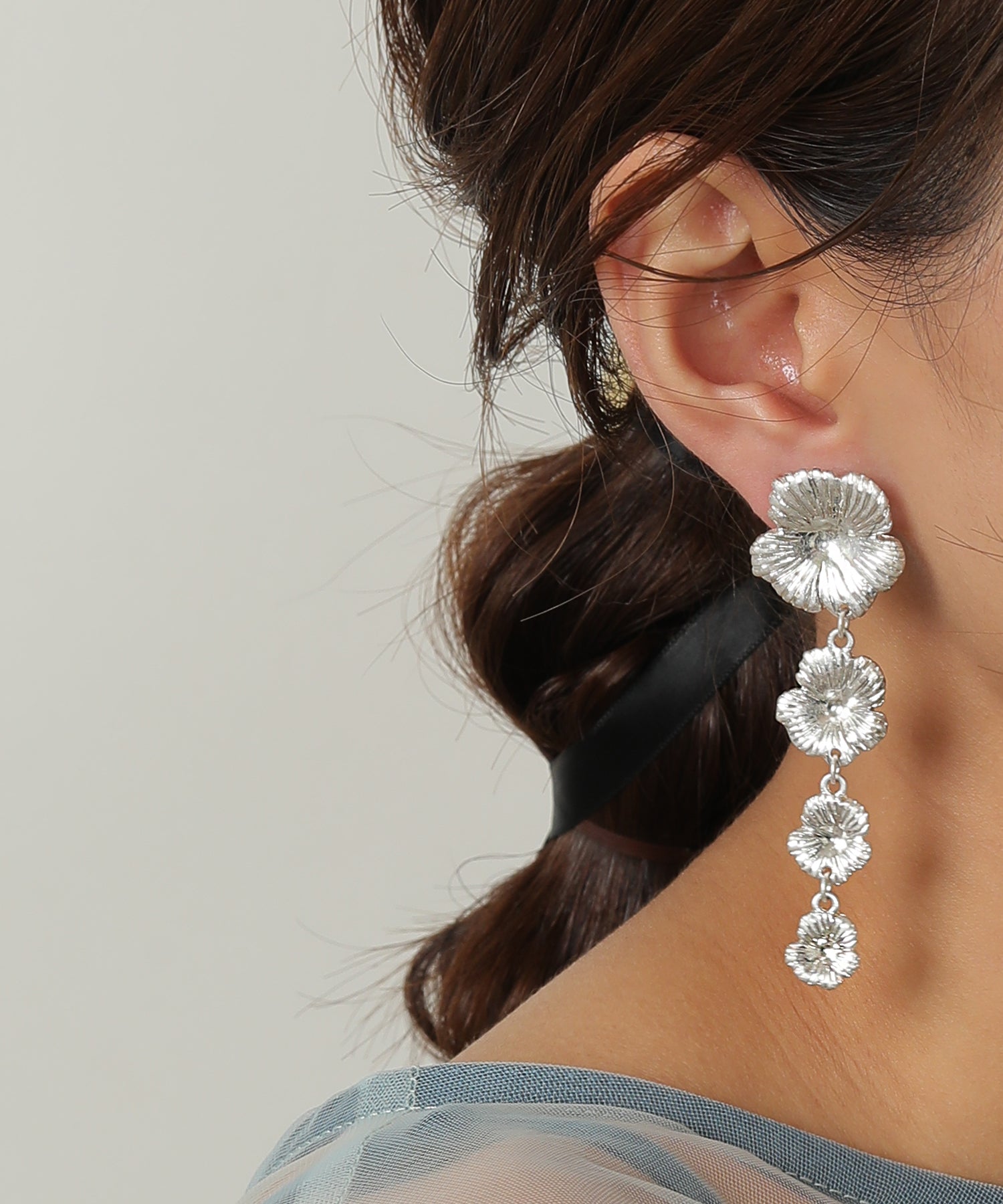 ヴィンテージ フラワー ロング ピアス