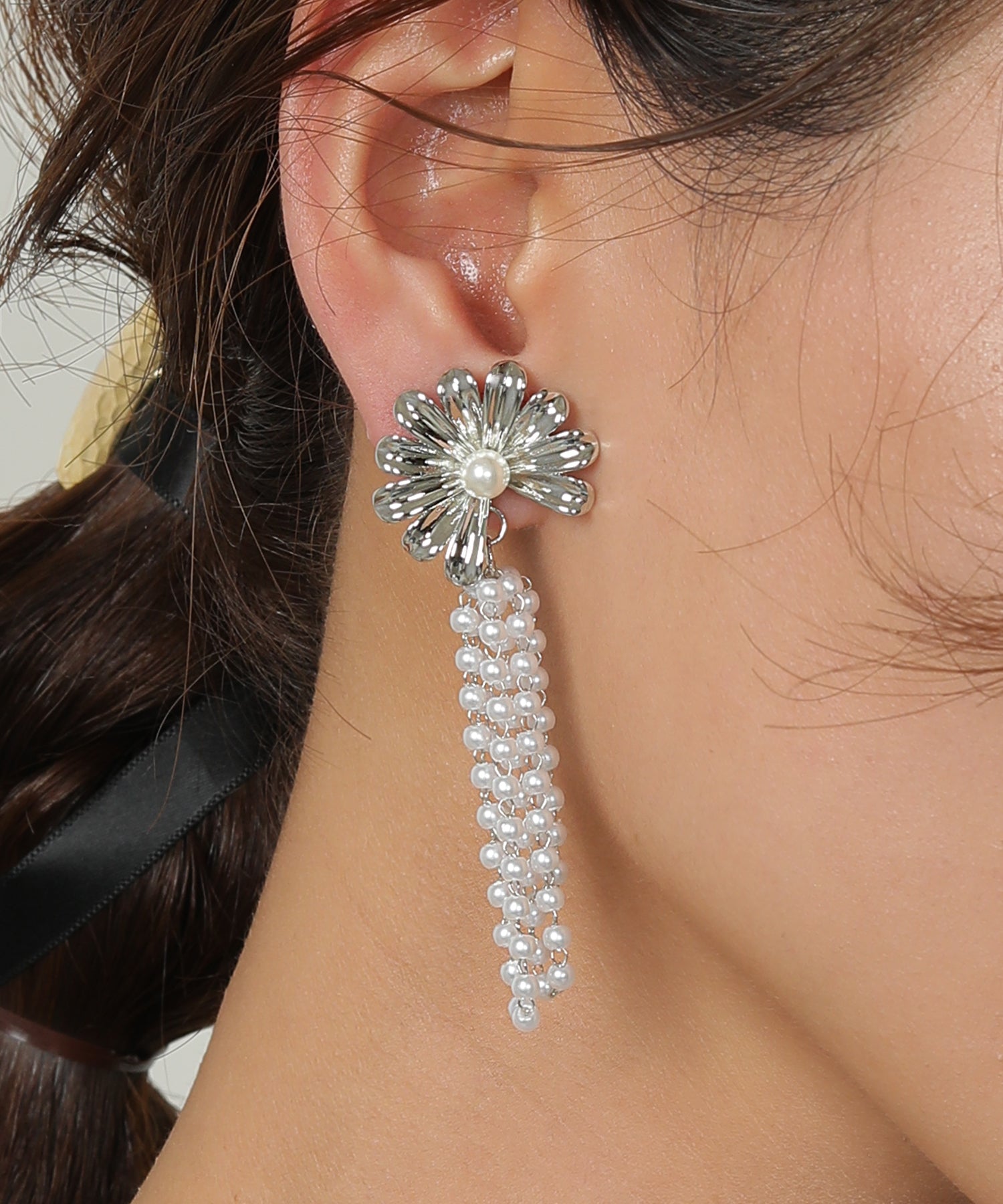 フラワー モチーフ パール ボリューム ピアス 結婚式 パーティー