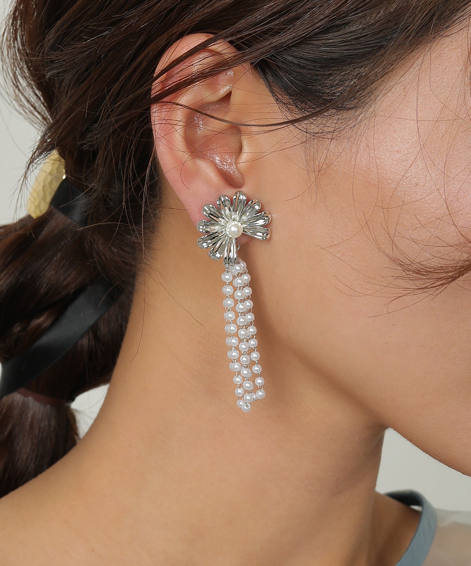 フラワー モチーフ パール ボリューム ピアス 結婚式 パーティー