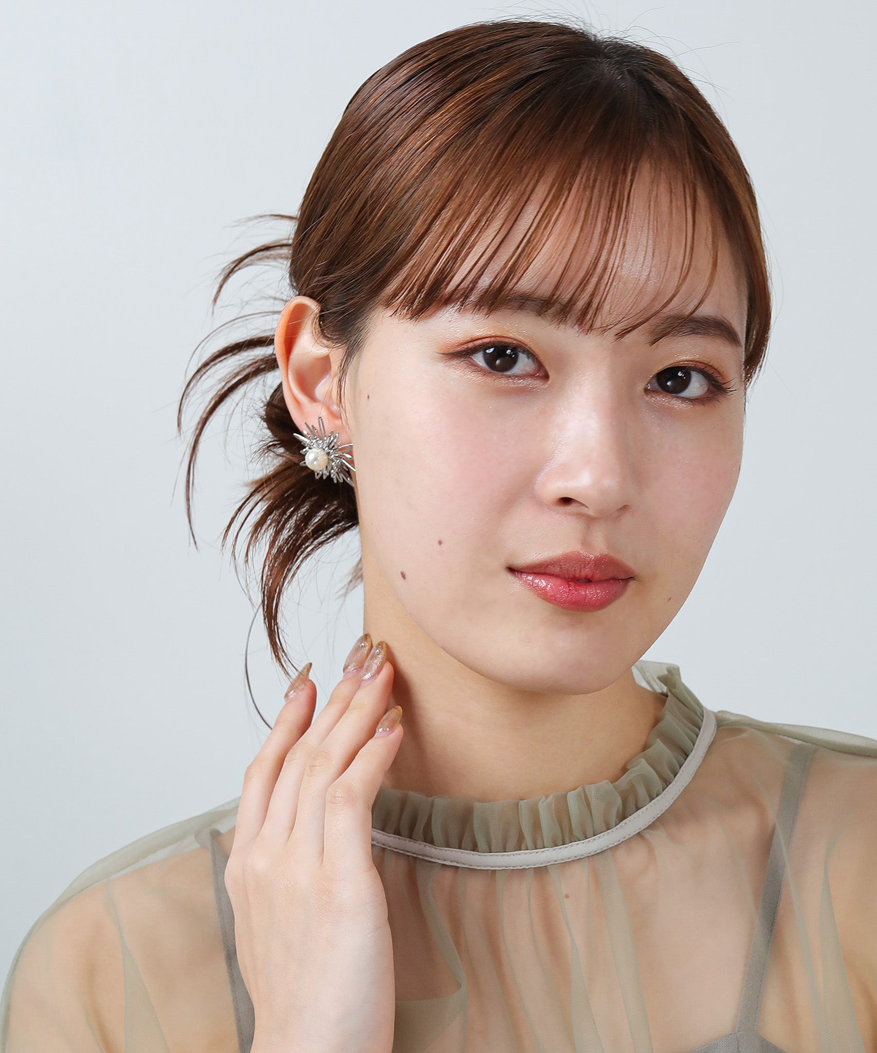 シャープ メタル フラワー ピアス