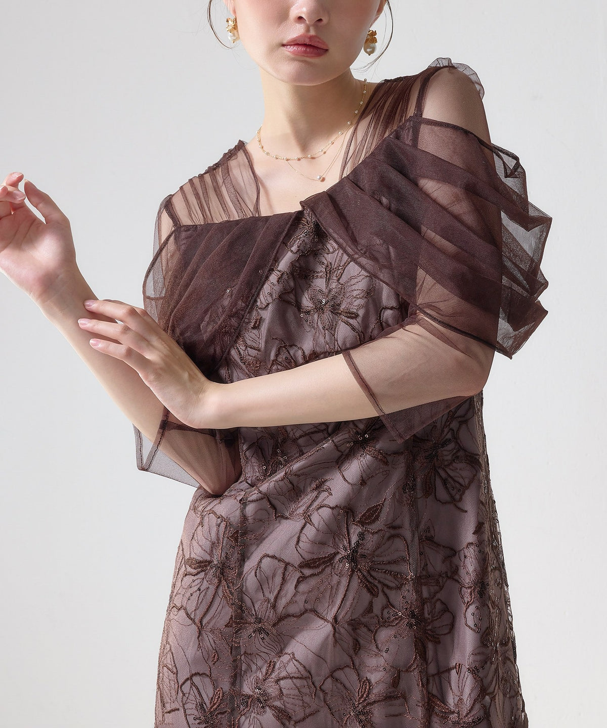 花柄刺繍スパンコールチュールドレープオフショル風ドレス