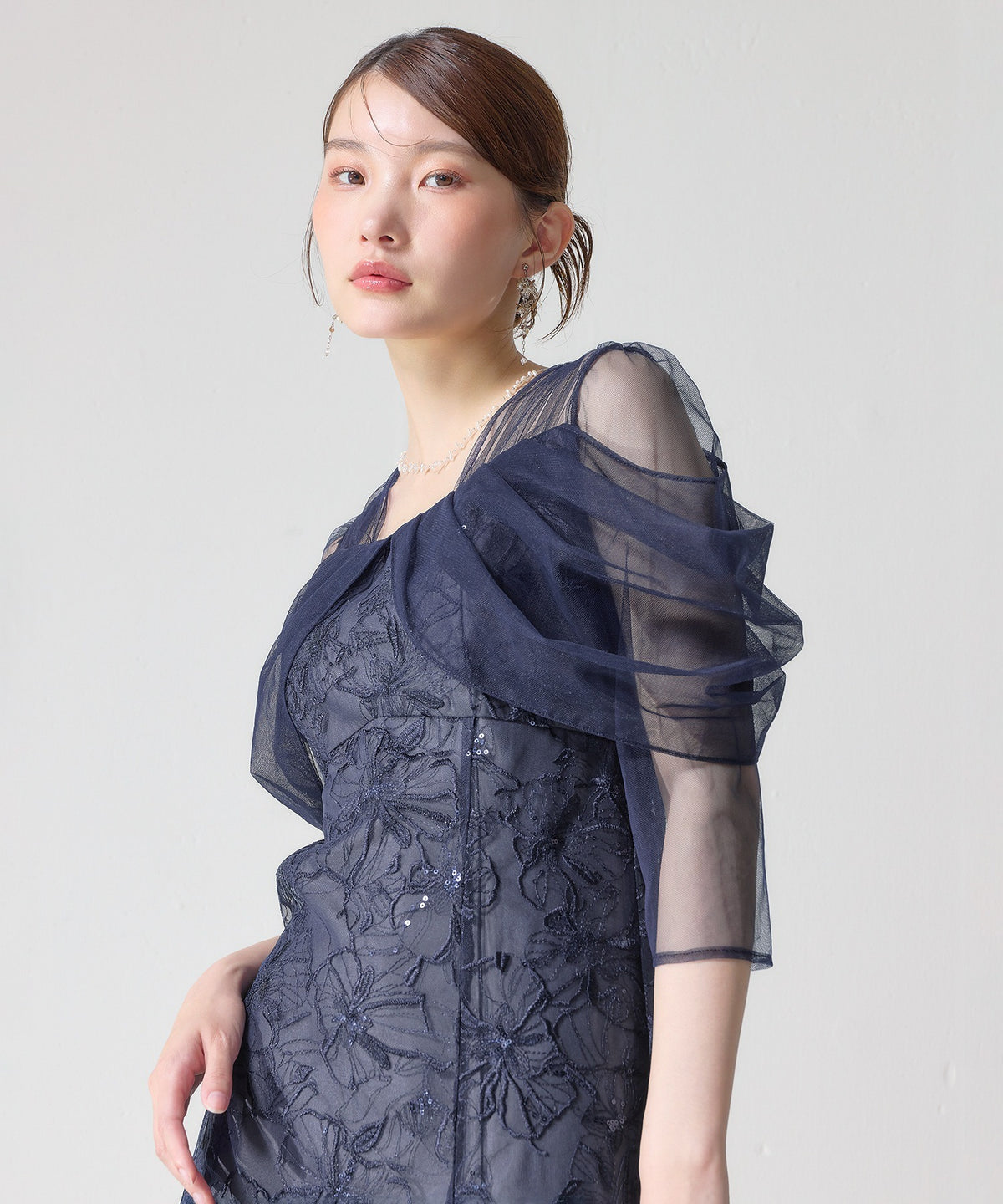 花柄刺繍スパンコールチュールドレープオフショル風ドレス