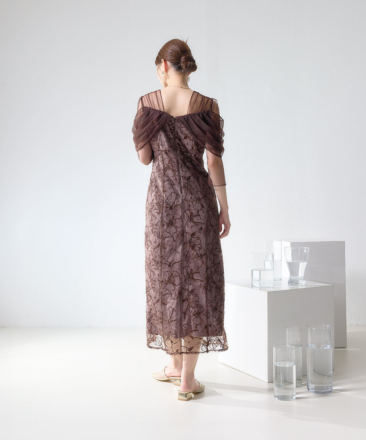 花柄刺繍スパンコールチュールドレープオフショル風ドレス