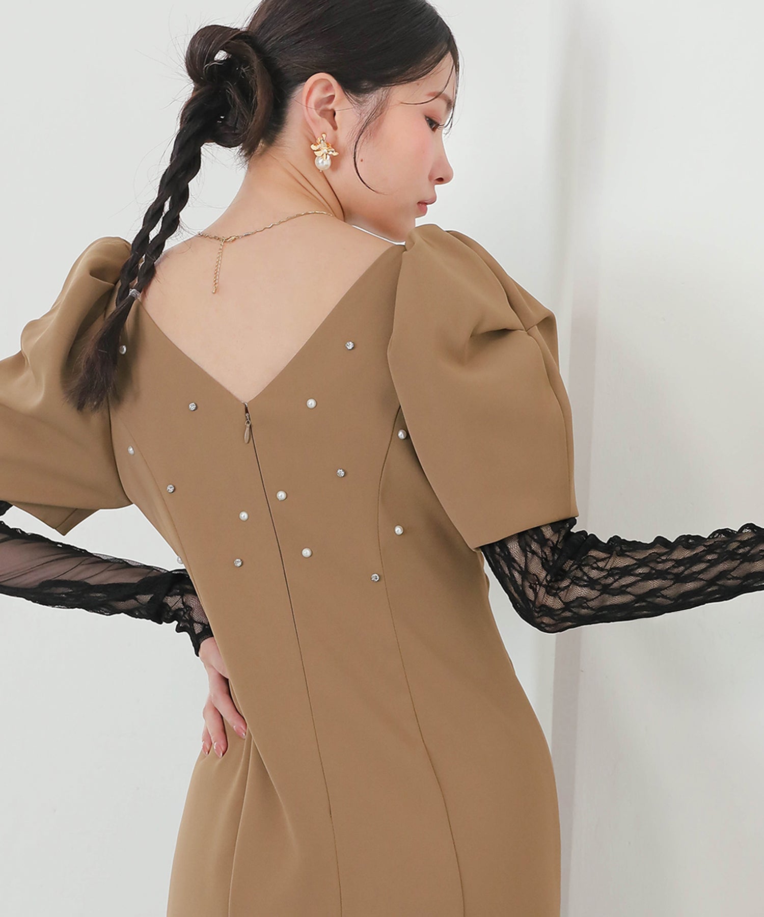 レースアームカバー付き ドレープ パフスリーブ Iライン ワンピースドレス