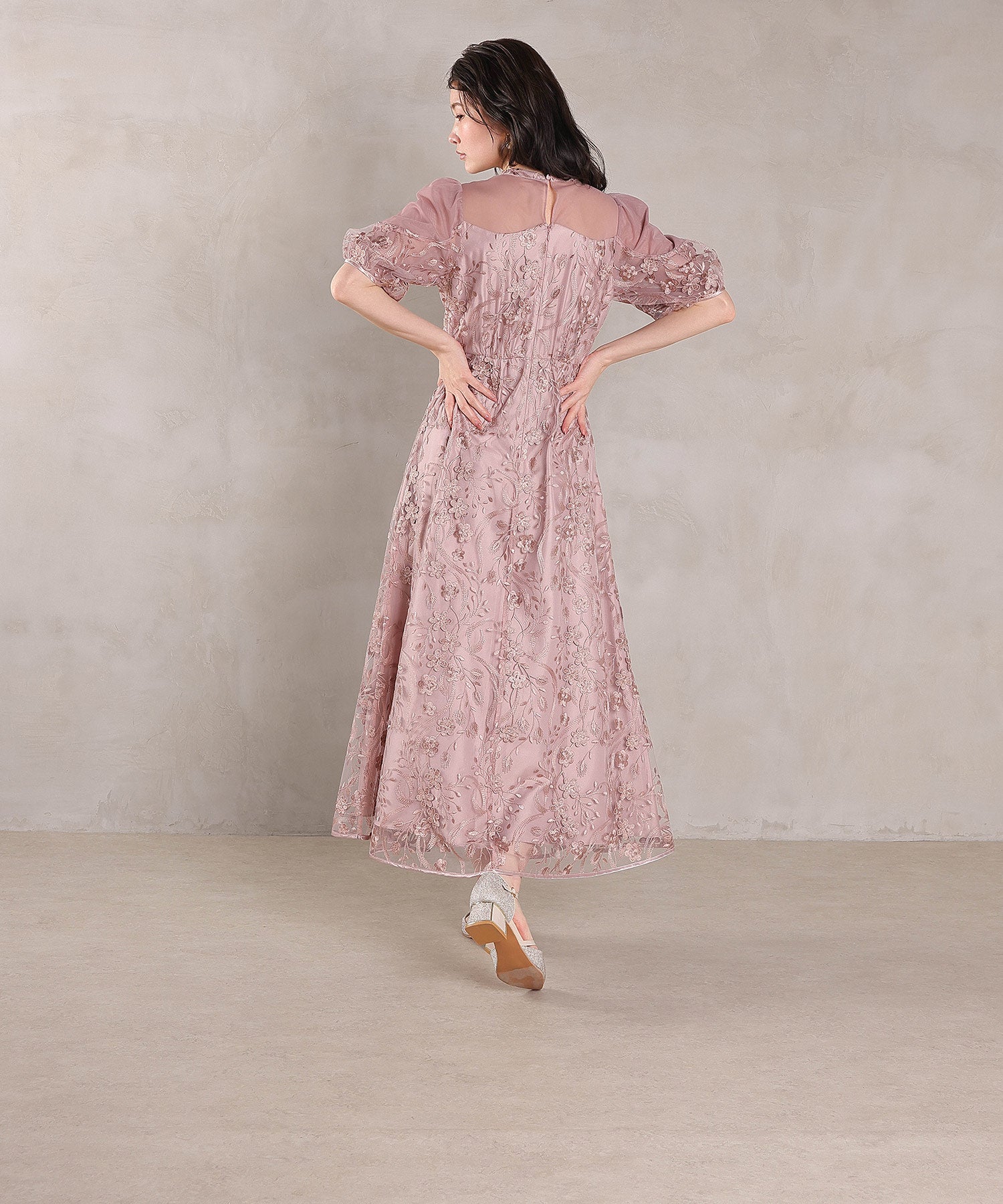 刺繍レース ウェーブデザイン チュールバルーンスリーブ Aラインワンピースドレス