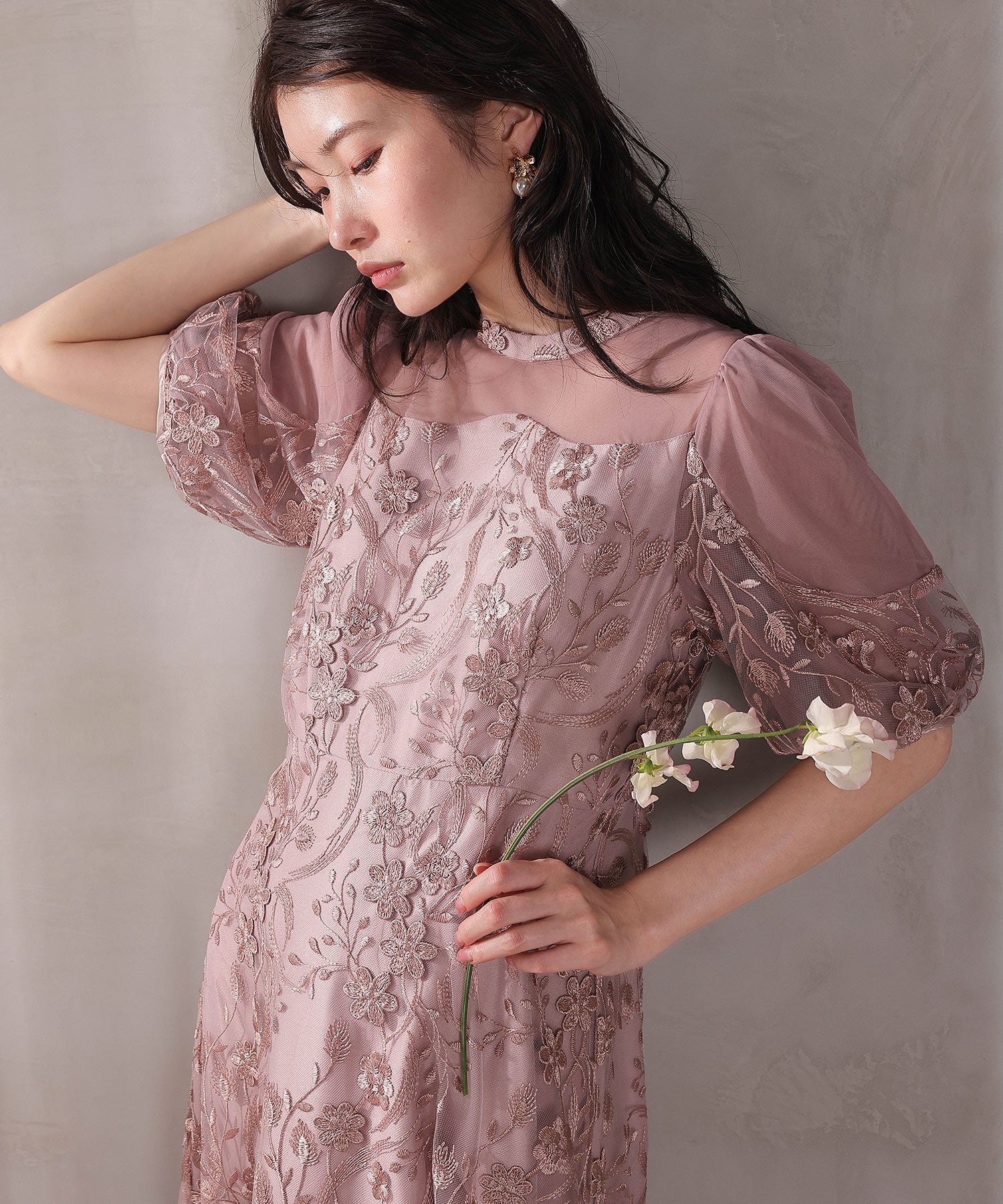 刺繍レース ウェーブデザイン チュールバルーンスリーブ Aラインワンピースドレス