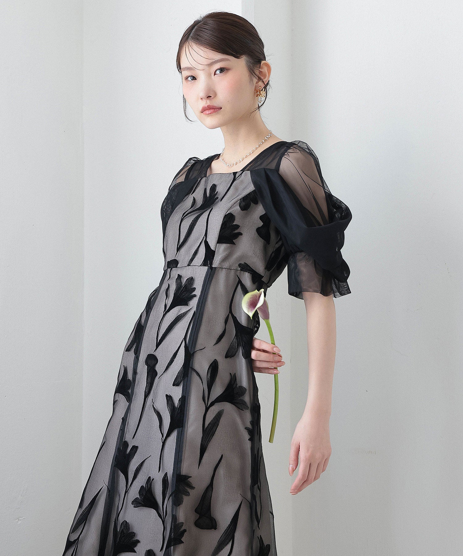 フロッキーレースオフショルダー風スリーブAラインワンピースドレス