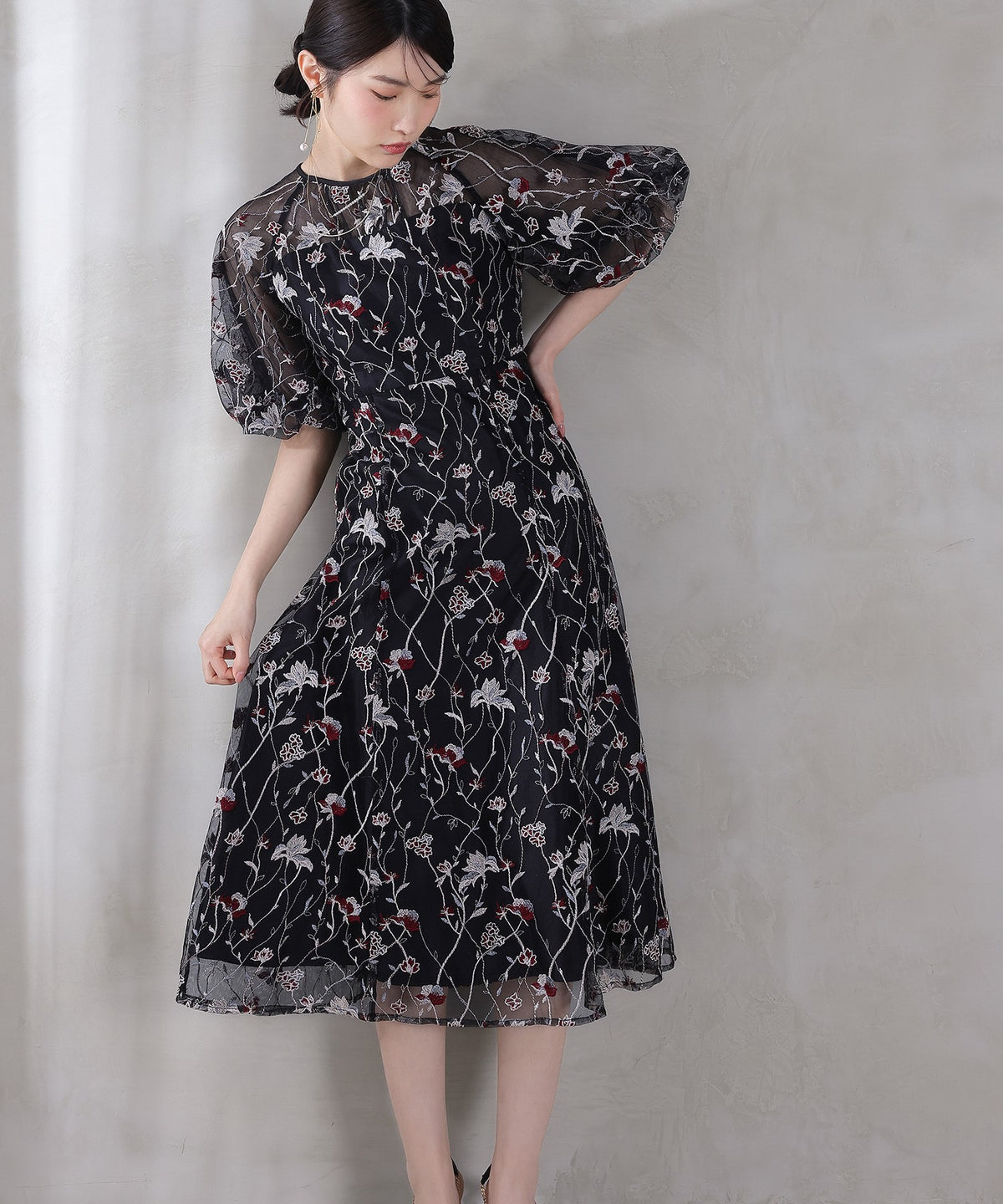 花柄多色刺繍レースパフスリーブハイウエストAラインドレス