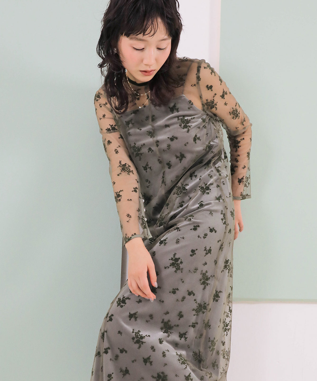 フロッキー花柄レースパールスリーブベロアIラインドレス