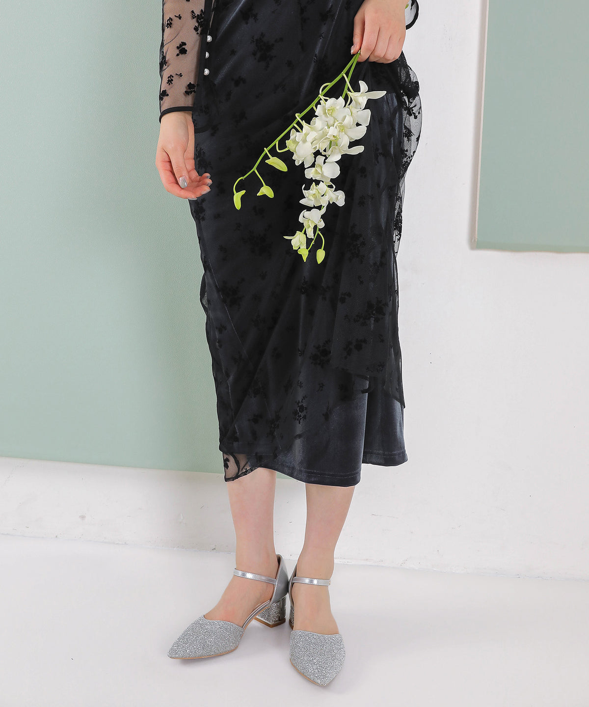 フロッキー花柄レースパールスリーブベロアIラインドレス