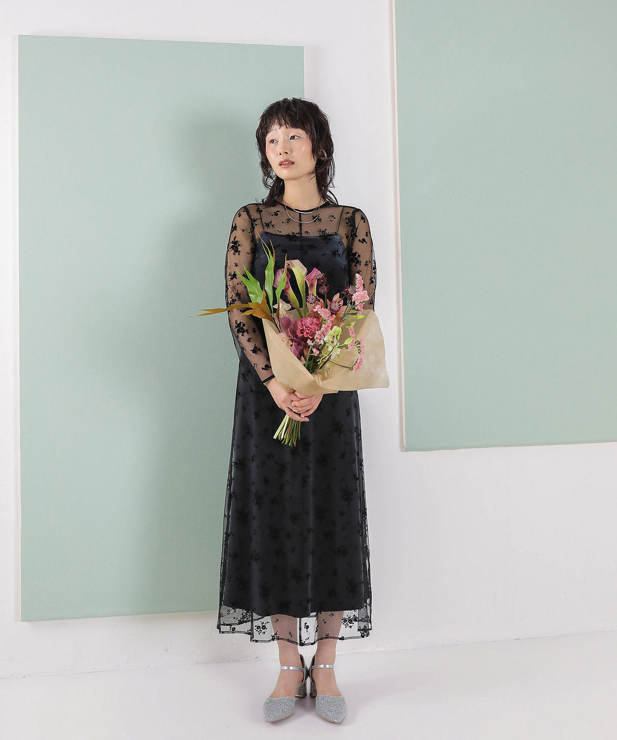 フロッキー花柄レースパールスリーブベロアIラインドレス