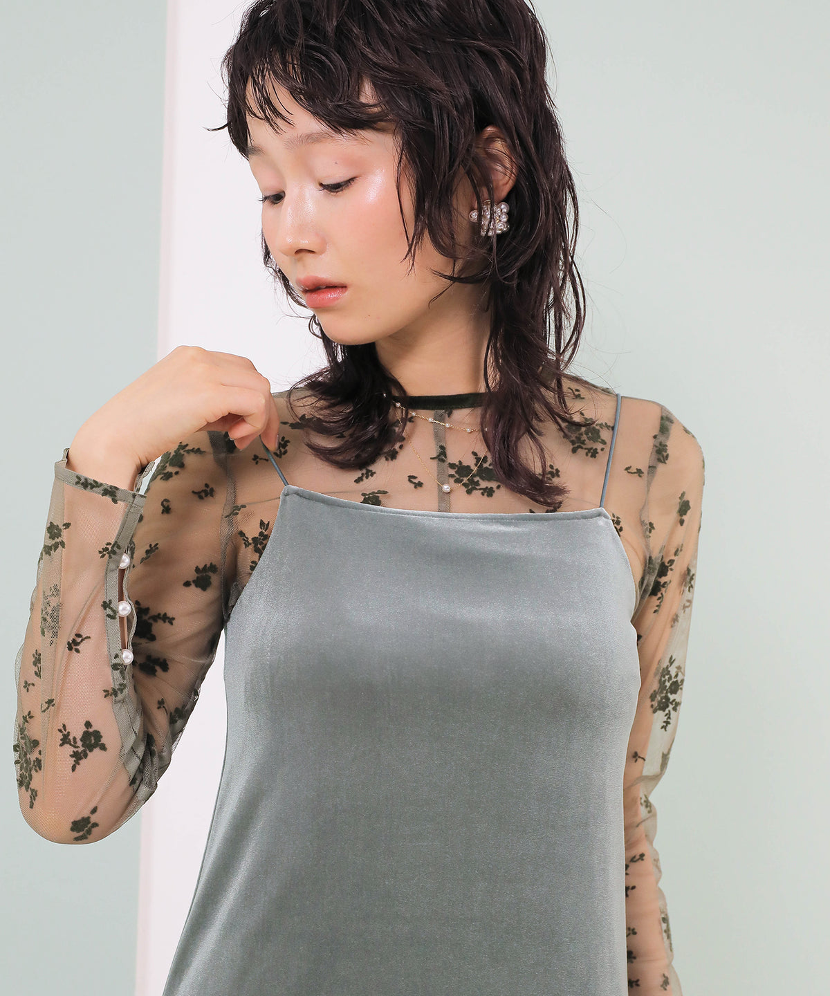 フロッキー花柄レースパールスリーブベロアIラインドレス