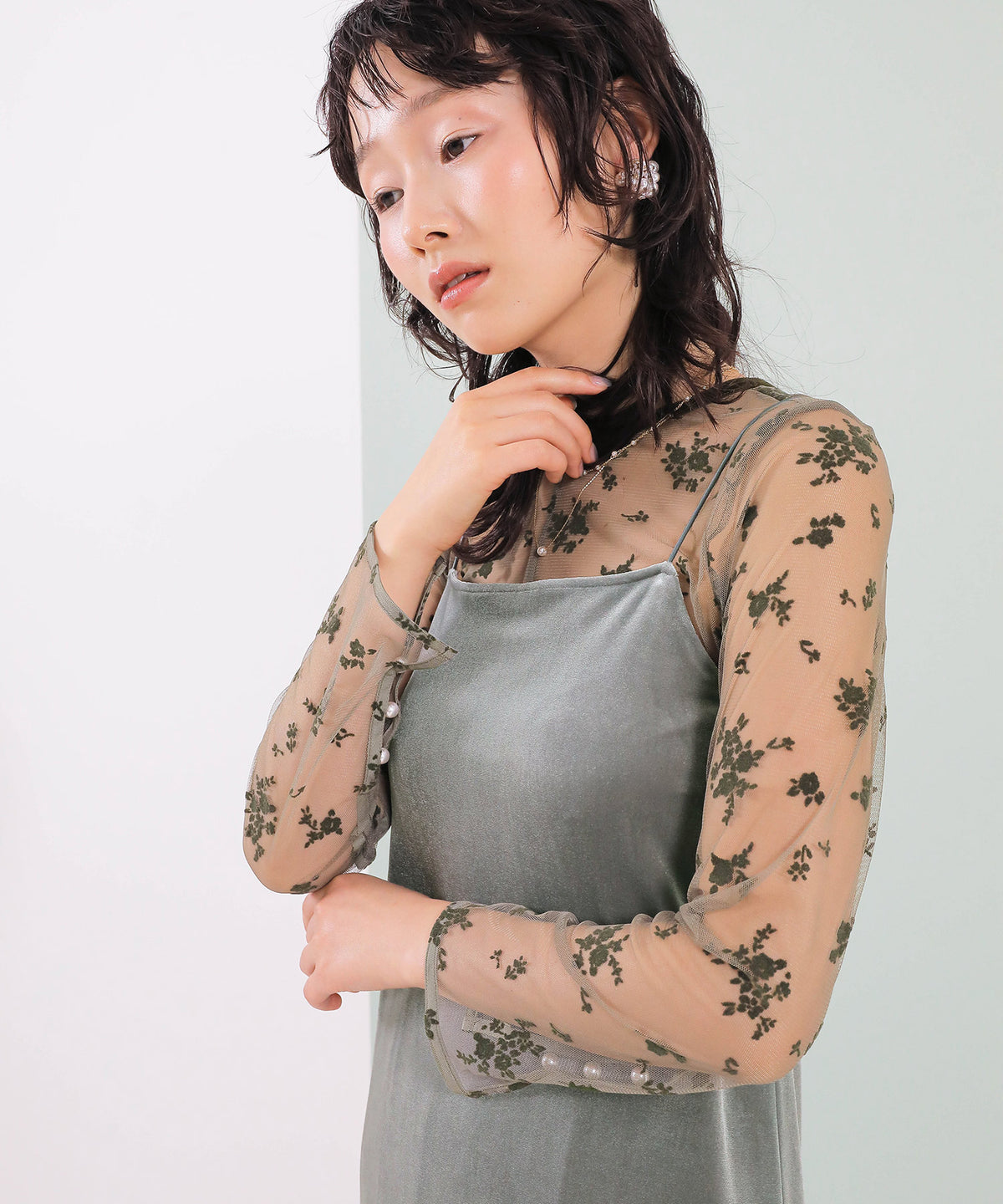 フロッキー花柄レースパールスリーブベロアIラインドレス