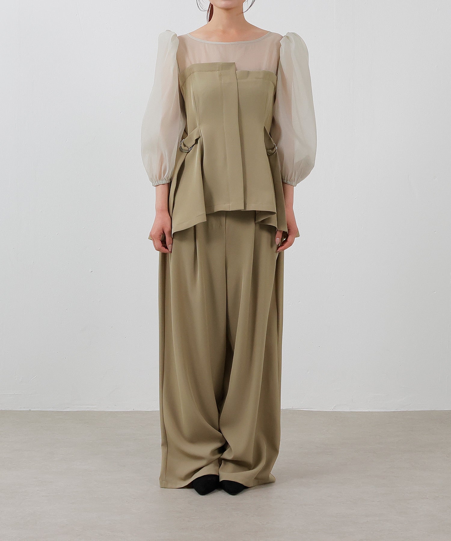 身長154cm / 着用 M<br>
普段着 SS or S / 骨格ウェーブ