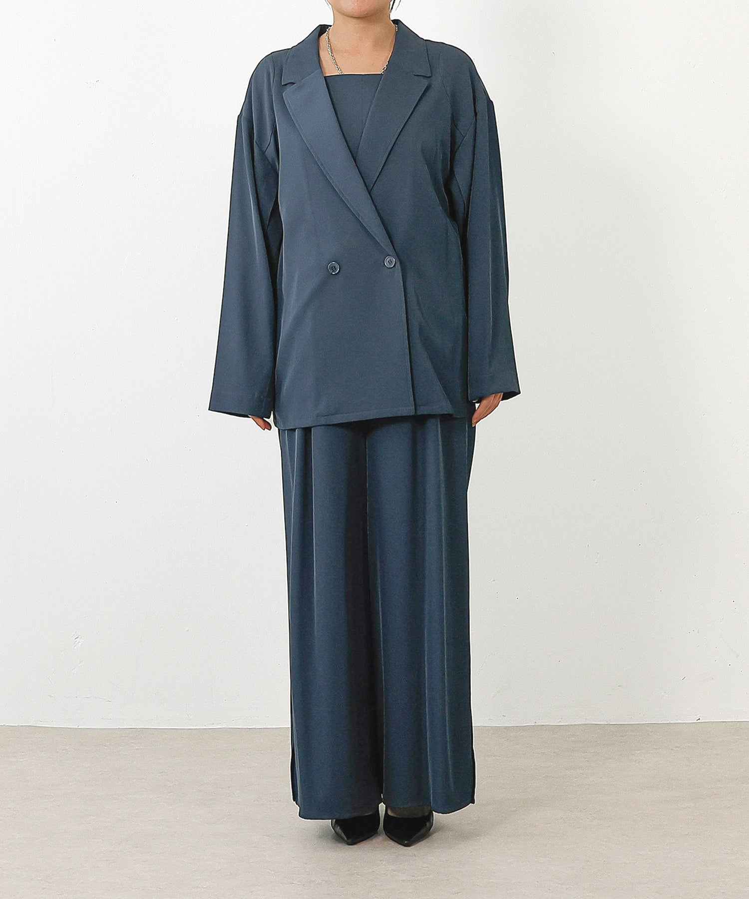 身長159cm / 着用 L,<br>
普段着 M or L / 骨格ストレート