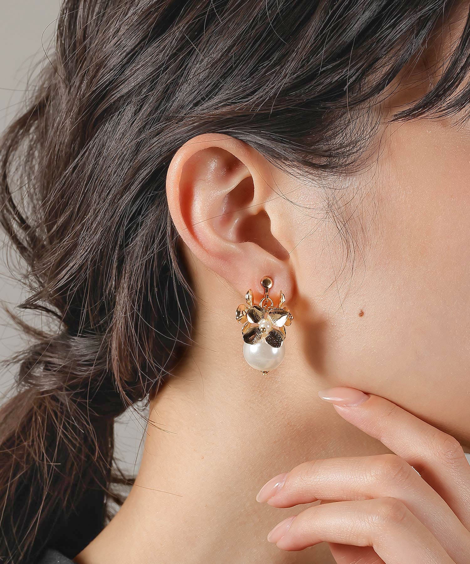 フラワーメタル 大粒パール イヤリング