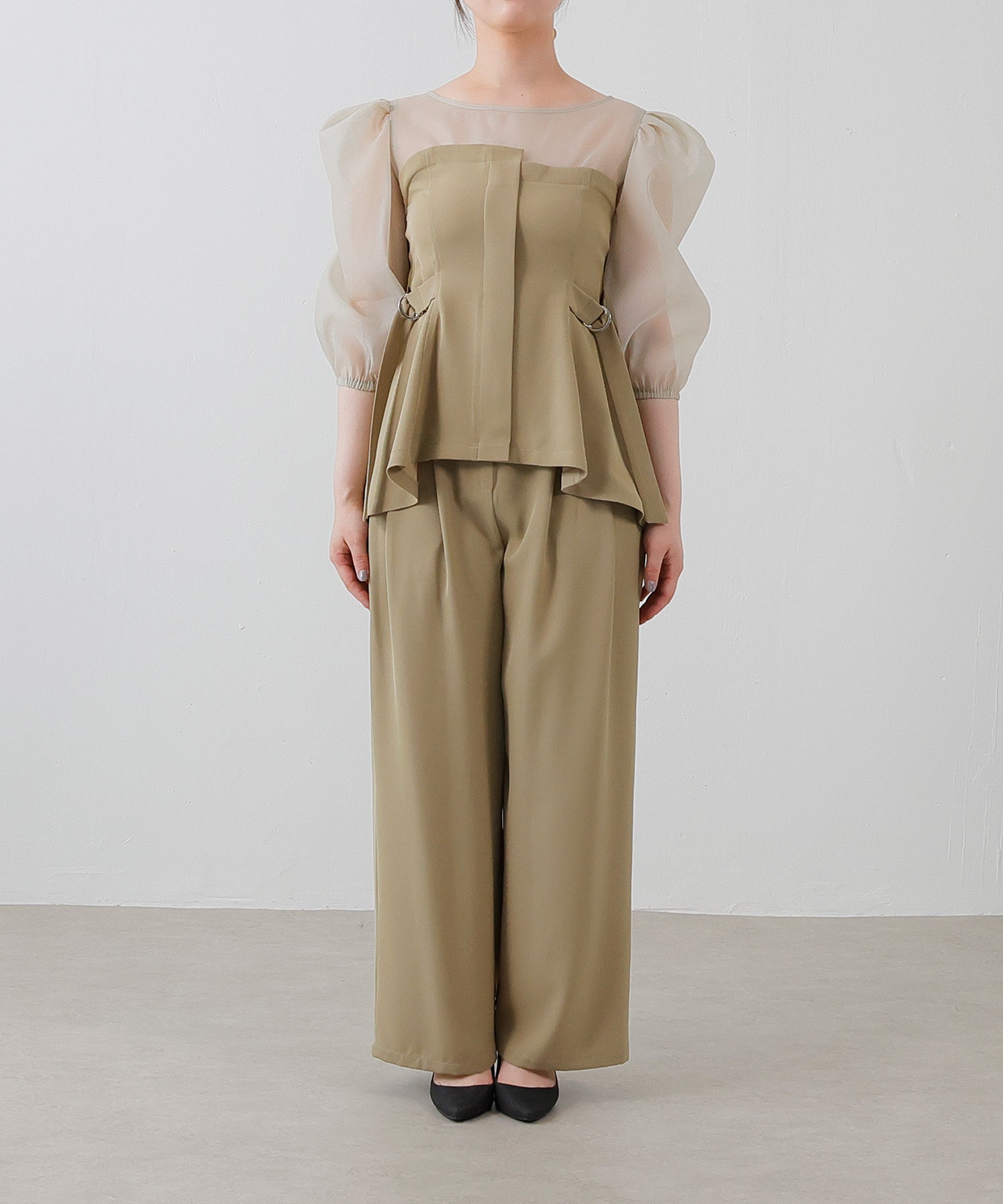 身長162cm / 着用 S<br>
普段着 M / 骨格ストレート