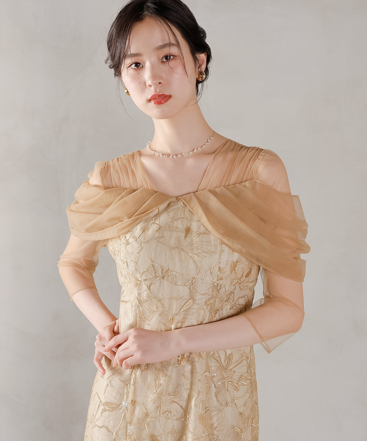 花柄刺繍スパンコールチュールドレープオフショル風ドレス