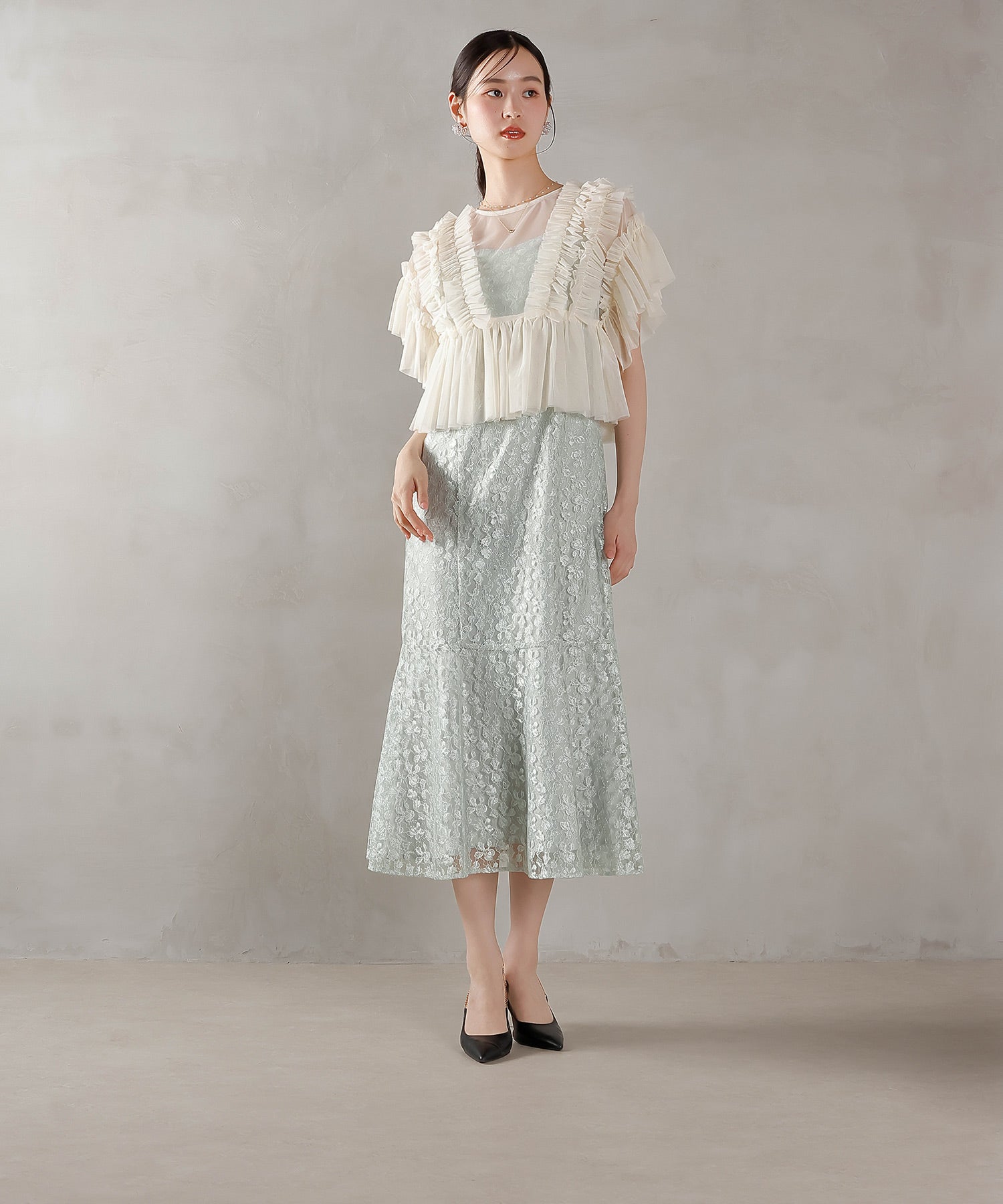 170cm / 着用 M / アイボリーグリーン